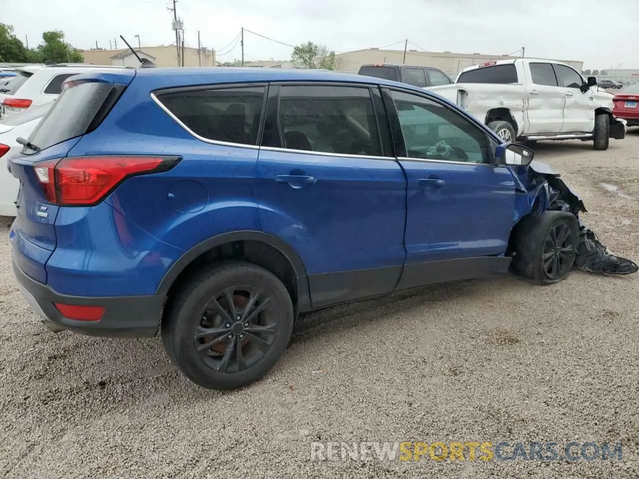 3 Photograph of a damaged car 1FMCU0GD5KUA05194 FORD ESCAPE 2019