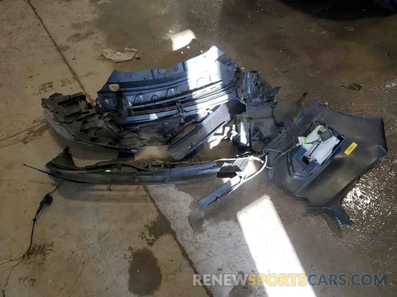 13 Photograph of a damaged car 1FMCU0GD5KUA13618 FORD ESCAPE 2019