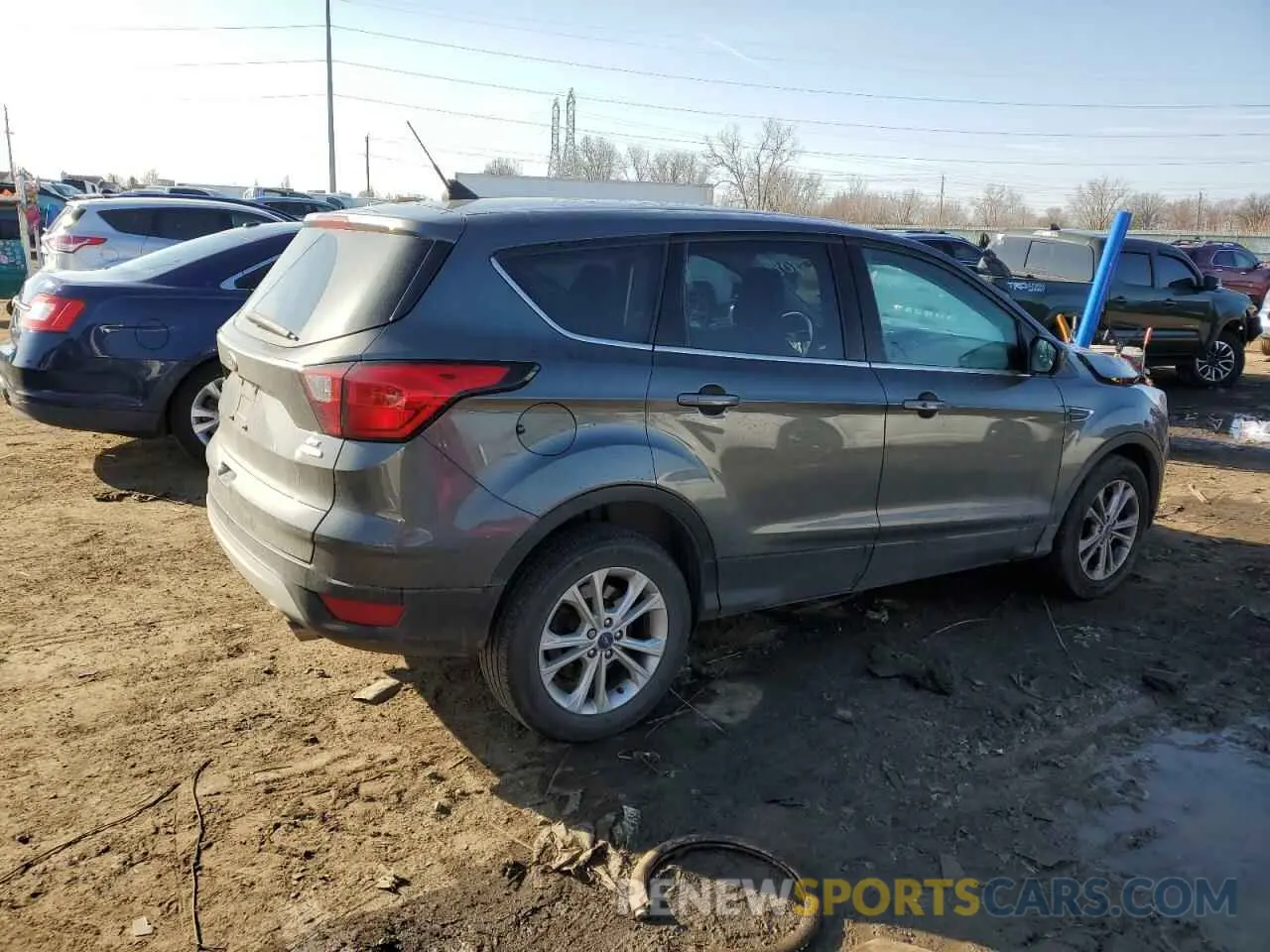 3 Фотография поврежденного автомобиля 1FMCU0GD5KUA15708 FORD ESCAPE 2019