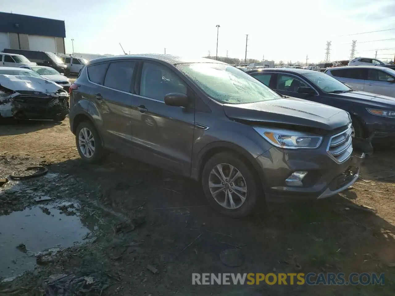 4 Фотография поврежденного автомобиля 1FMCU0GD5KUA15708 FORD ESCAPE 2019