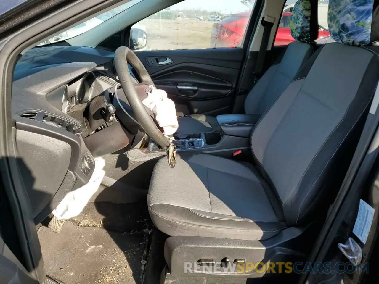 7 Фотография поврежденного автомобиля 1FMCU0GD5KUA15708 FORD ESCAPE 2019