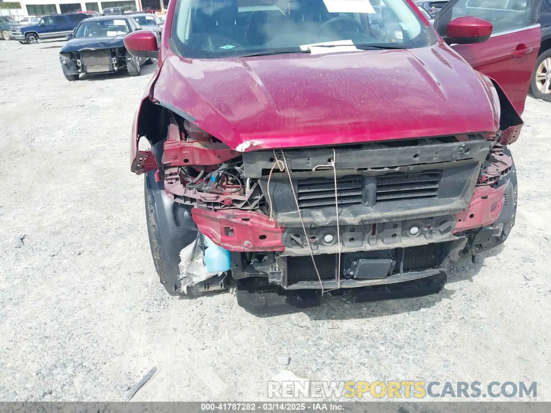 6 Photograph of a damaged car 1FMCU0GD5KUB20300 FORD ESCAPE 2019