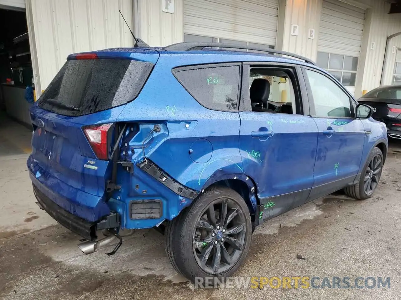 3 Фотография поврежденного автомобиля 1FMCU0GD5KUB22466 FORD ESCAPE 2019