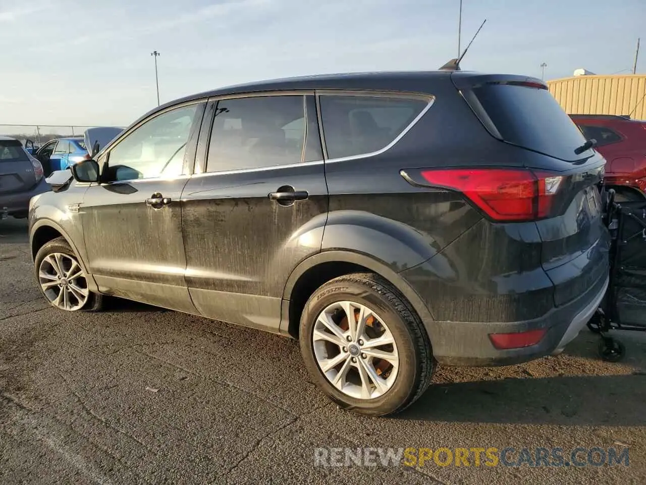 2 Фотография поврежденного автомобиля 1FMCU0GD5KUB32527 FORD ESCAPE 2019