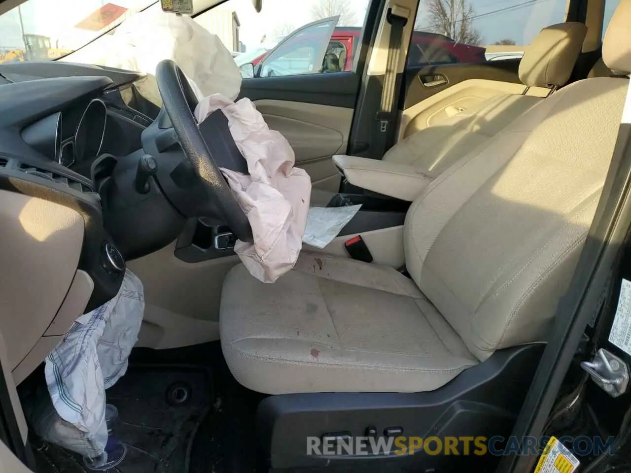 7 Фотография поврежденного автомобиля 1FMCU0GD5KUB32527 FORD ESCAPE 2019