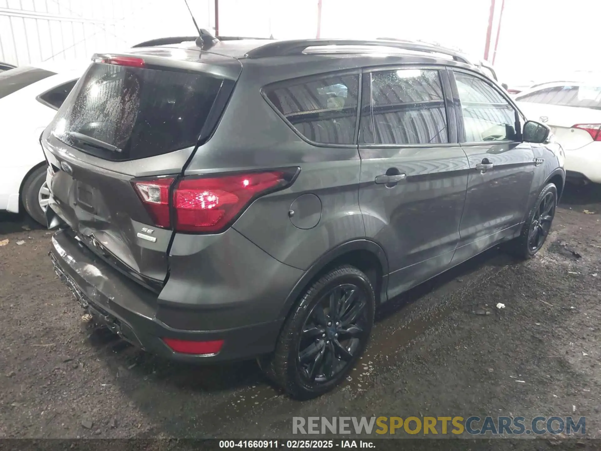 4 Фотография поврежденного автомобиля 1FMCU0GD5KUB75653 FORD ESCAPE 2019