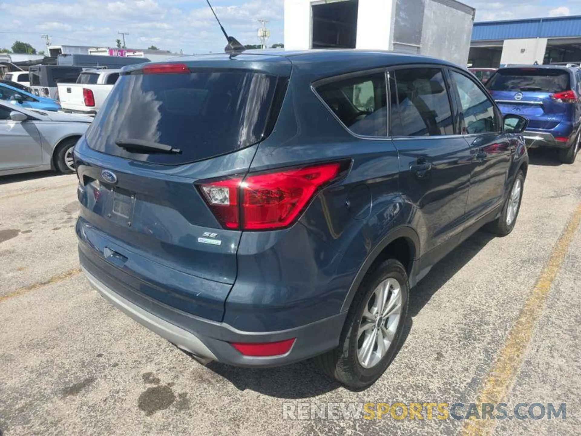19 Фотография поврежденного автомобиля 1FMCU0GD5KUC46625 FORD ESCAPE 2019