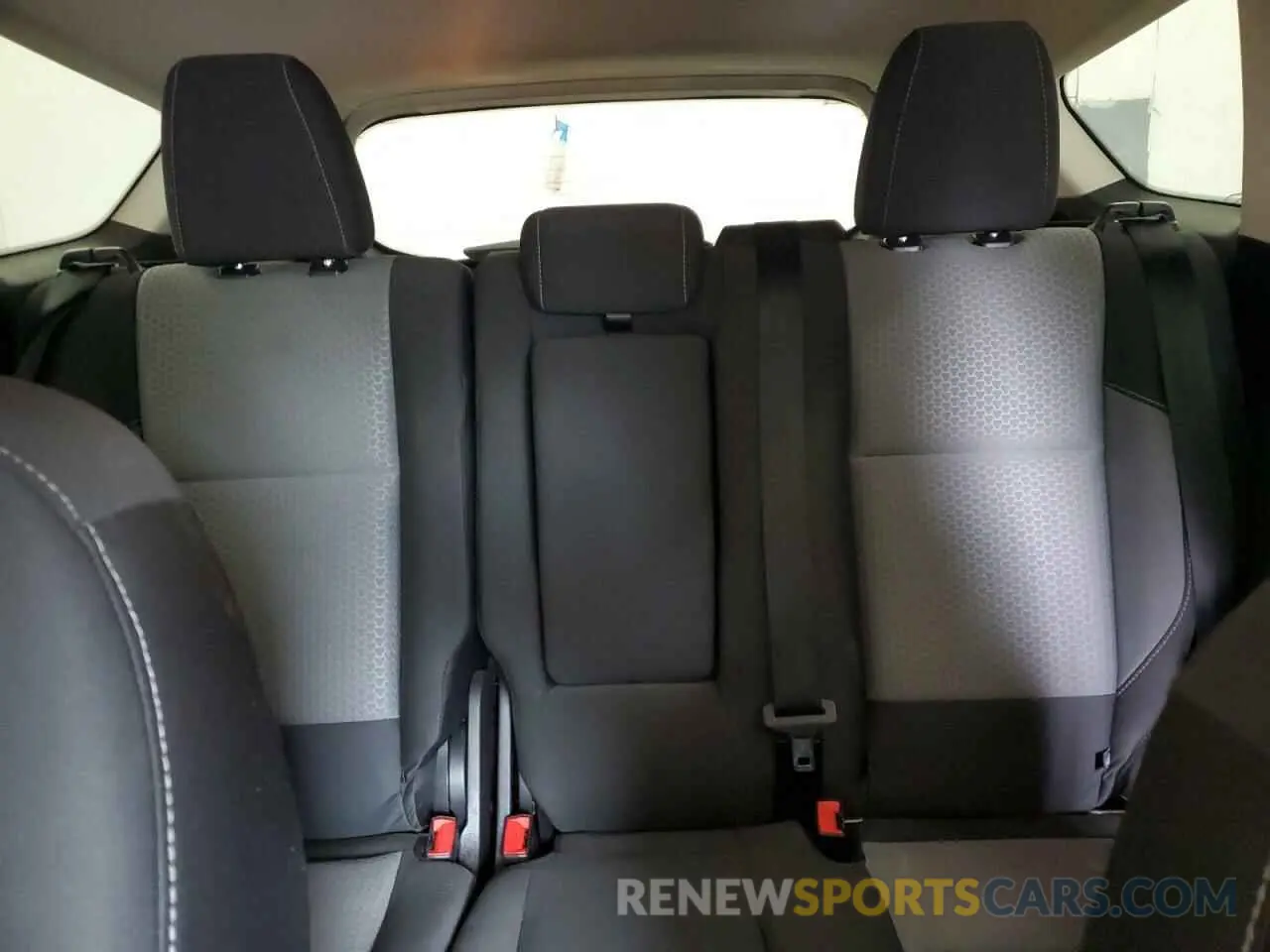 10 Photograph of a damaged car 1FMCU0GD5KUC49556 FORD ESCAPE 2019