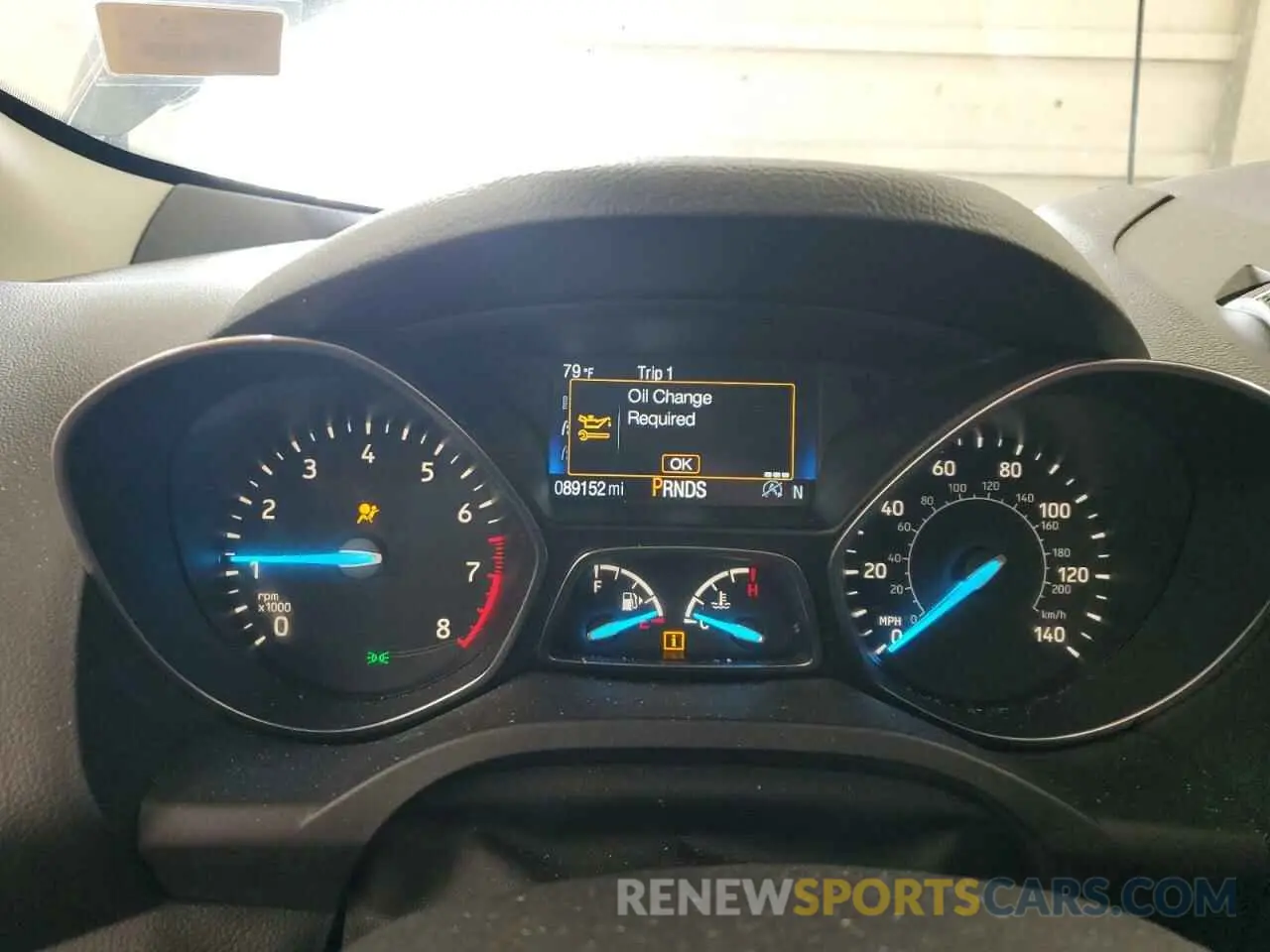 9 Photograph of a damaged car 1FMCU0GD5KUC49556 FORD ESCAPE 2019
