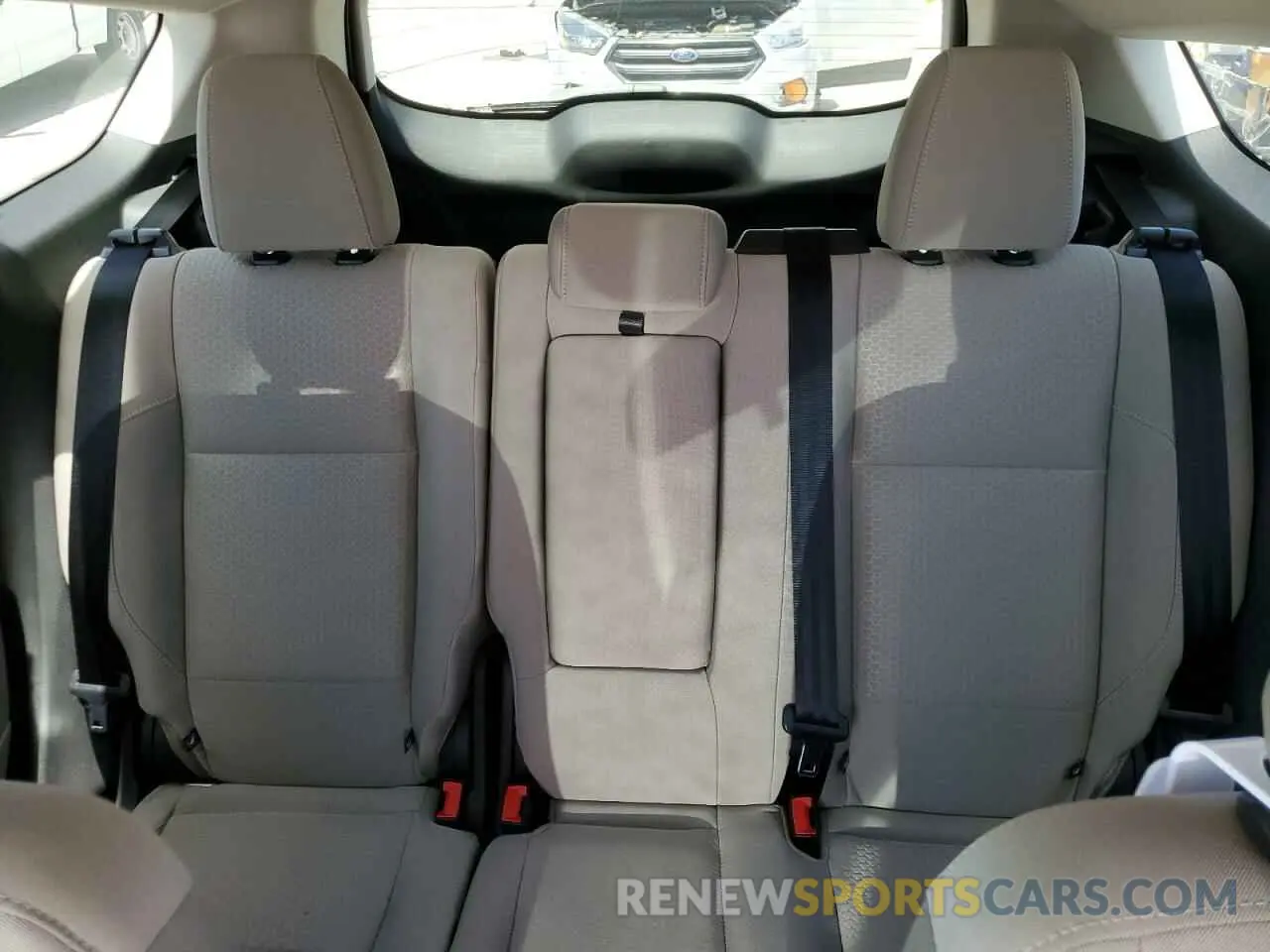 10 Photograph of a damaged car 1FMCU0GD6KUA12106 FORD ESCAPE 2019