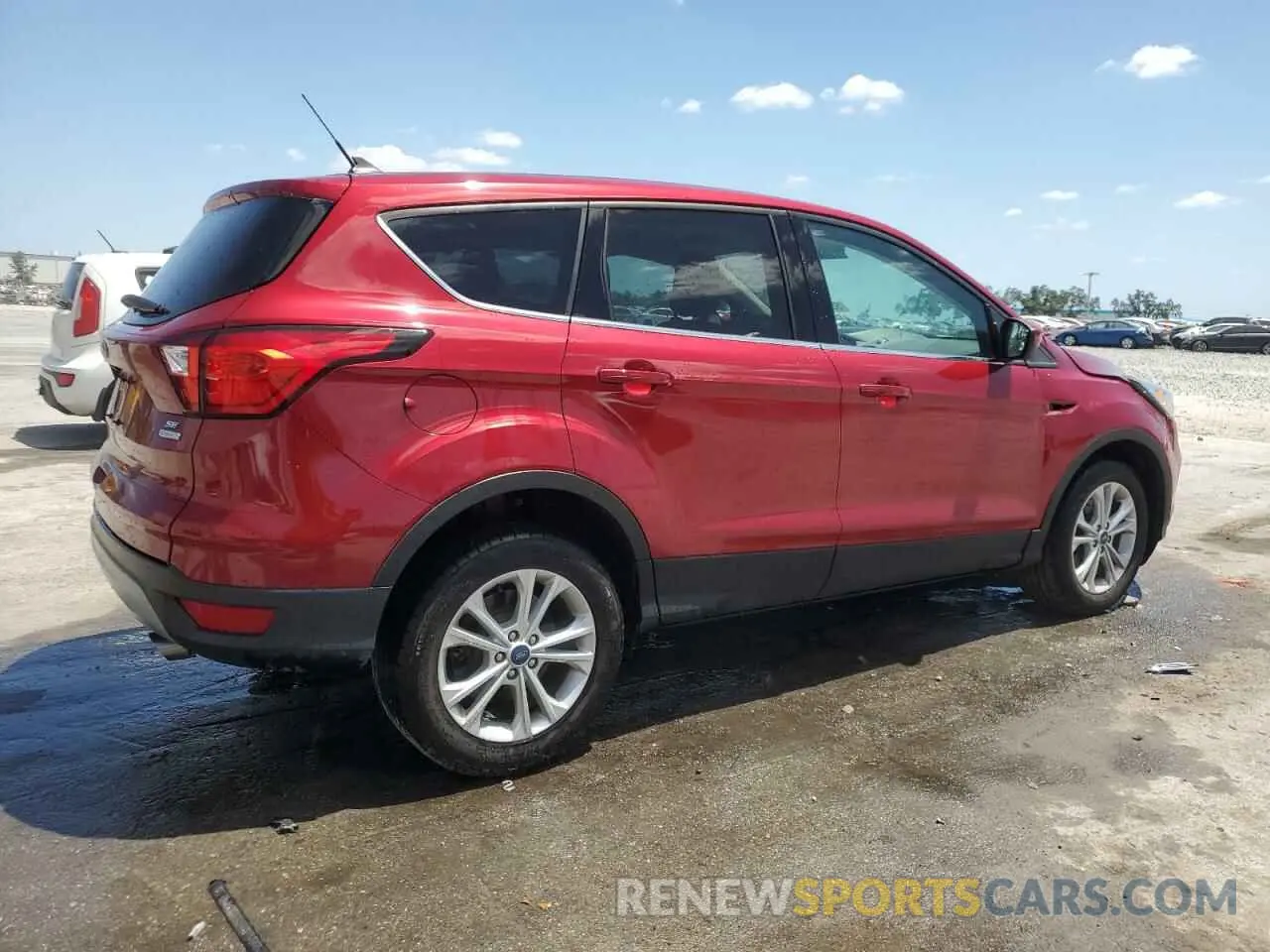 3 Photograph of a damaged car 1FMCU0GD6KUA12106 FORD ESCAPE 2019