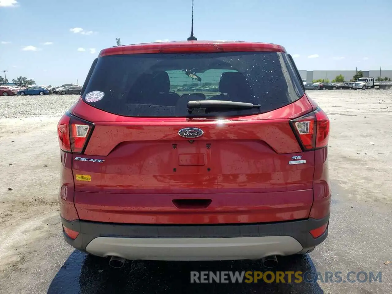 6 Photograph of a damaged car 1FMCU0GD6KUA12106 FORD ESCAPE 2019