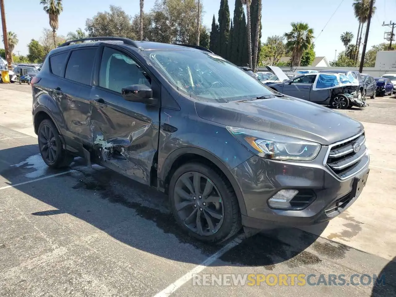 4 Photograph of a damaged car 1FMCU0GD6KUA25082 FORD ESCAPE 2019