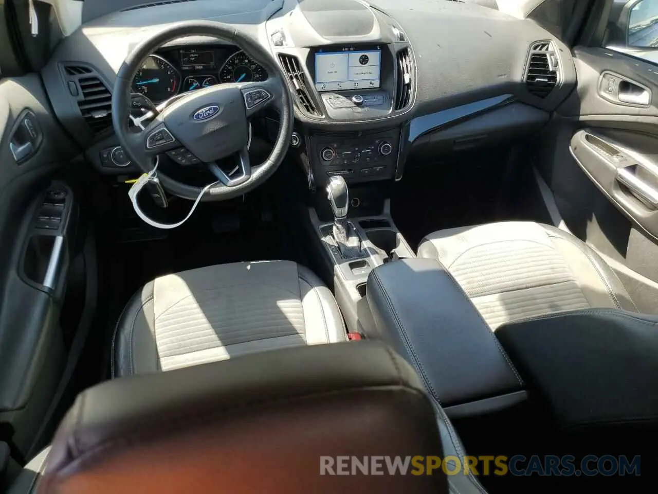 8 Photograph of a damaged car 1FMCU0GD6KUA25082 FORD ESCAPE 2019