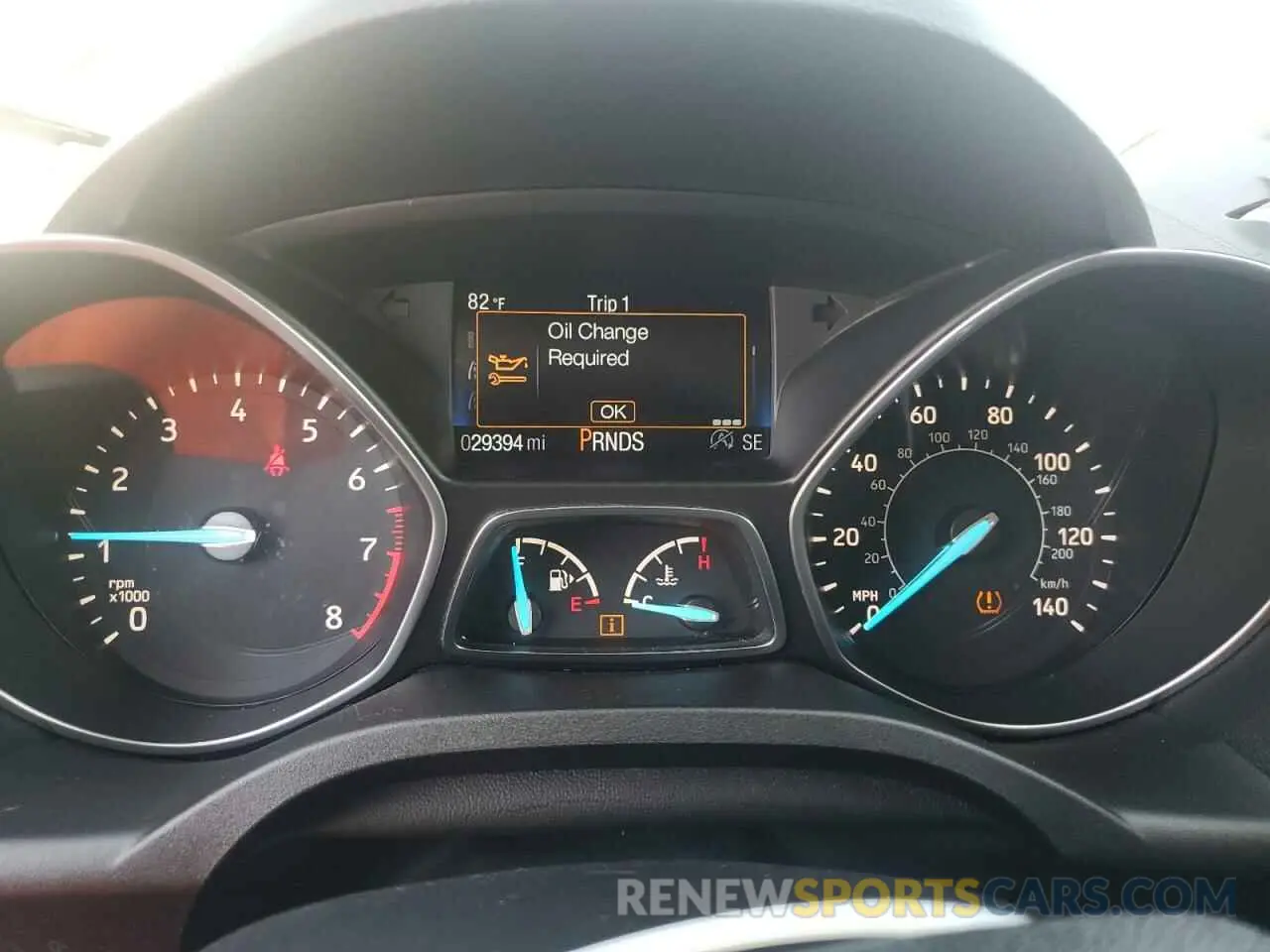 9 Photograph of a damaged car 1FMCU0GD6KUB04865 FORD ESCAPE 2019
