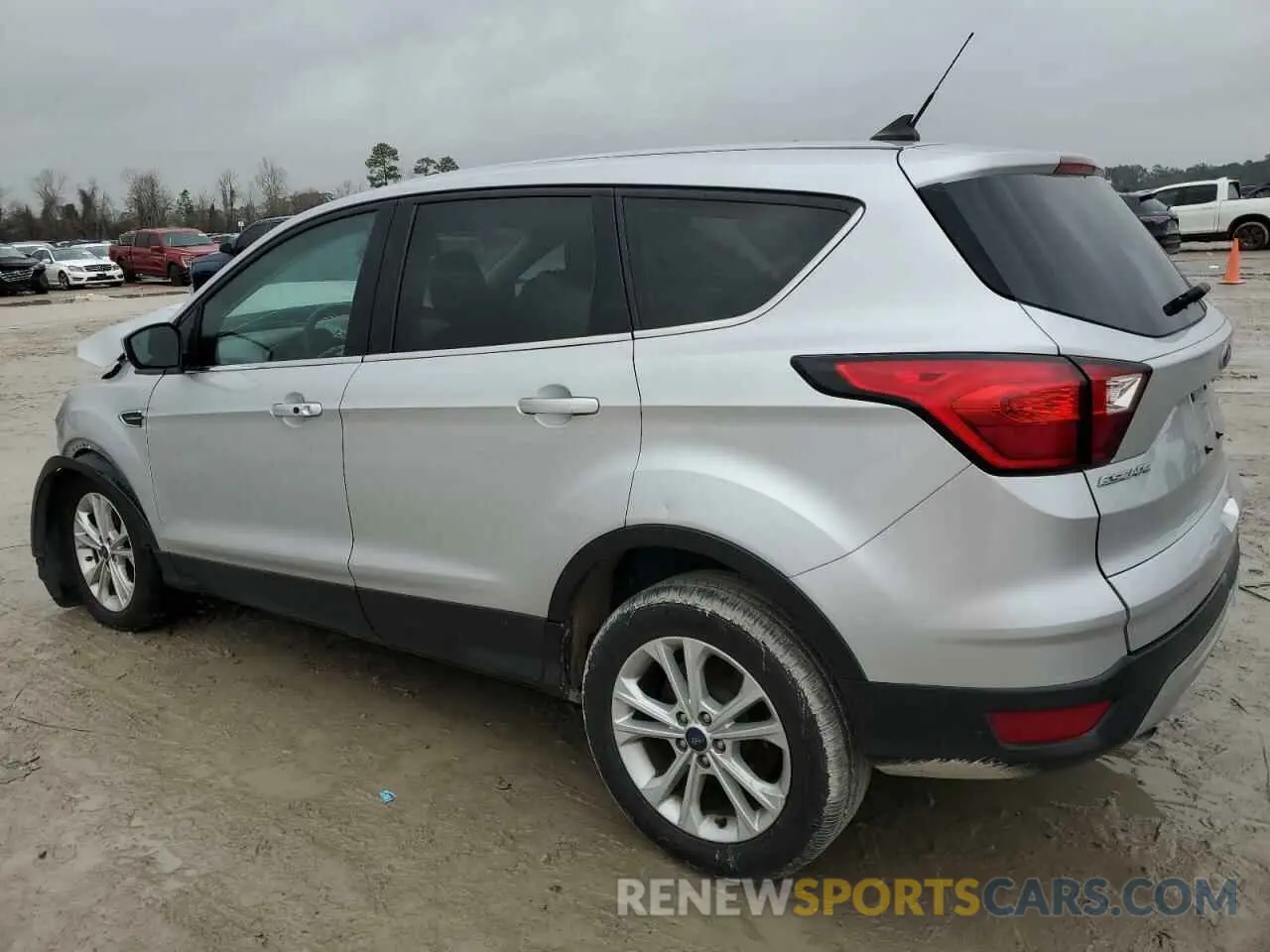 2 Photograph of a damaged car 1FMCU0GD6KUB10830 FORD ESCAPE 2019
