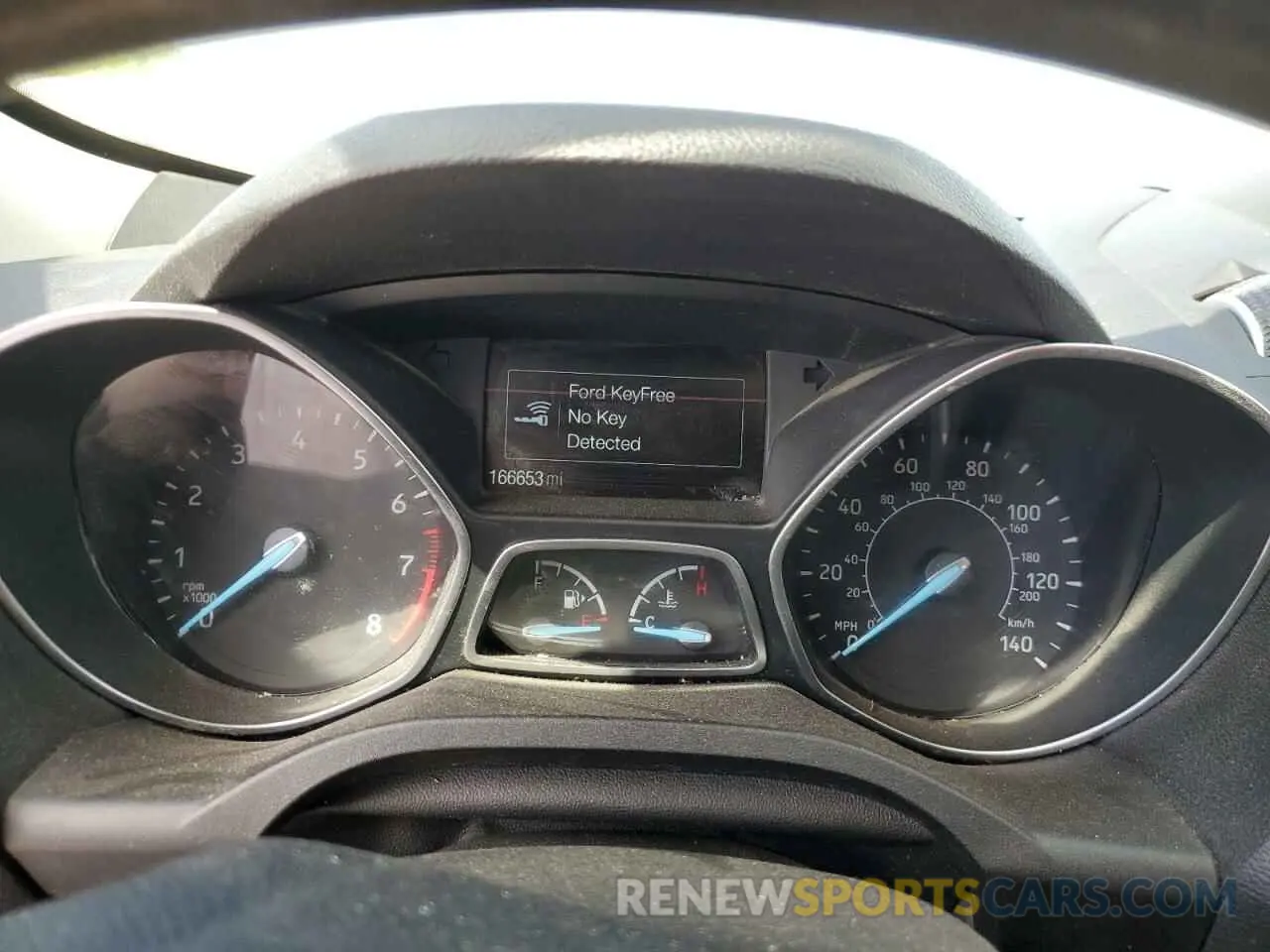 9 Photograph of a damaged car 1FMCU0GD6KUB46341 FORD ESCAPE 2019