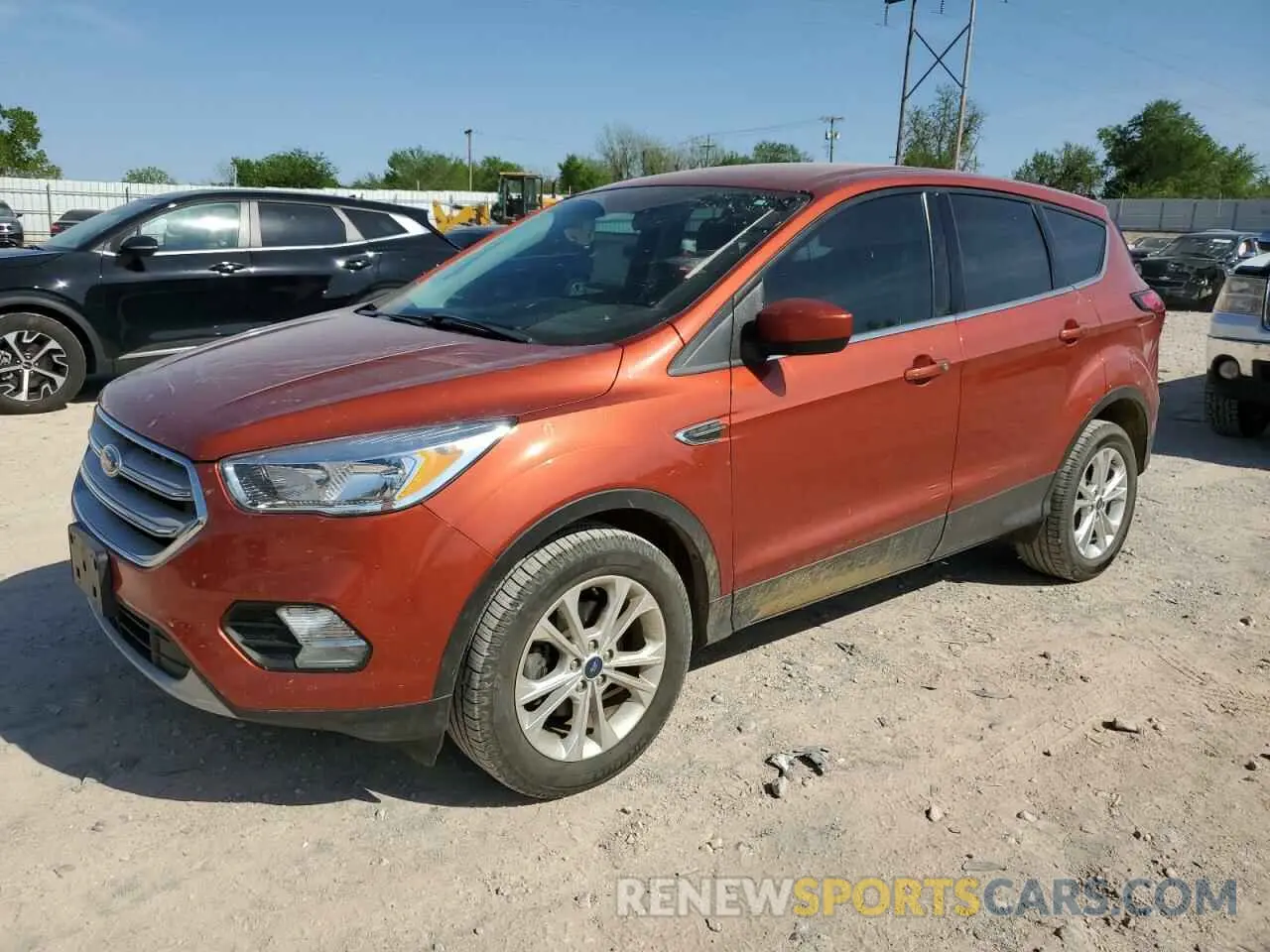 1 Photograph of a damaged car 1FMCU0GD6KUC34323 FORD ESCAPE 2019