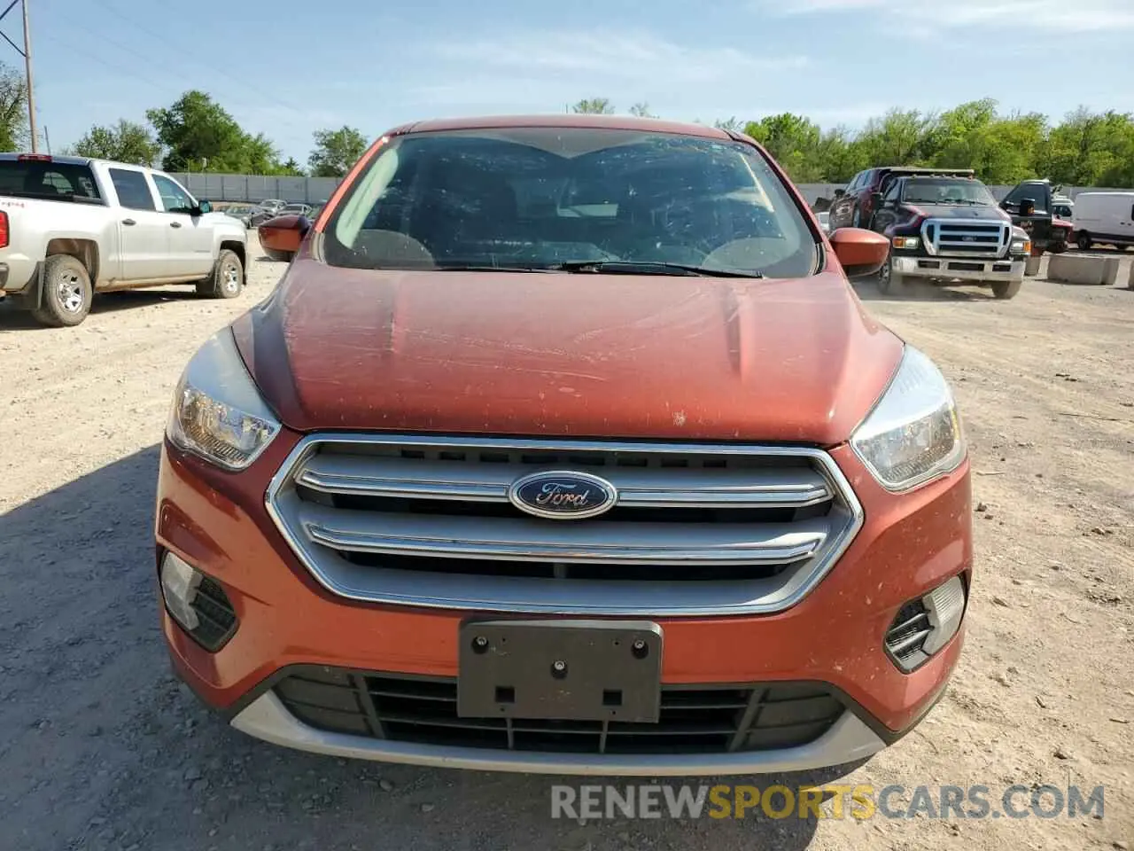 5 Photograph of a damaged car 1FMCU0GD6KUC34323 FORD ESCAPE 2019