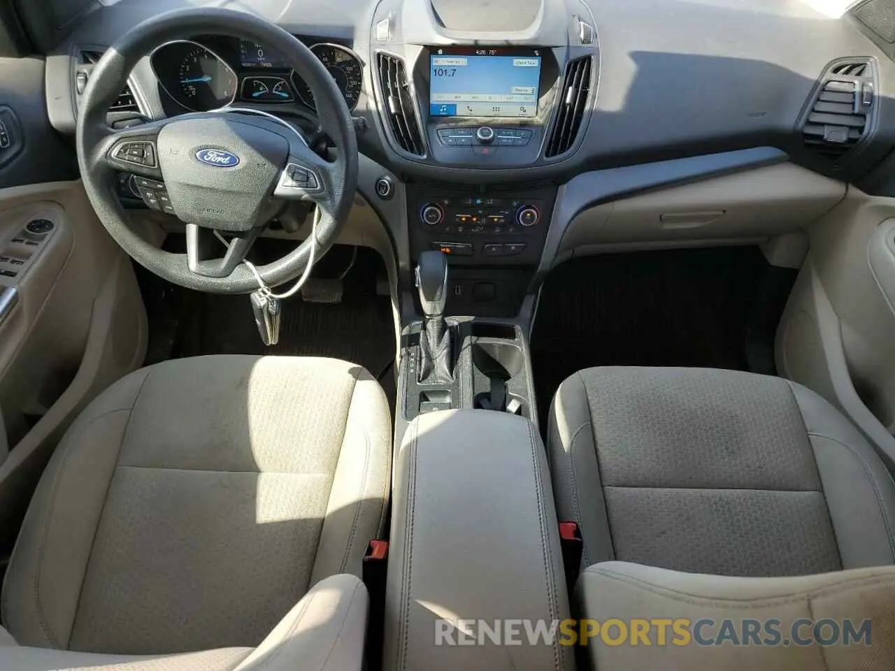 8 Photograph of a damaged car 1FMCU0GD6KUC34323 FORD ESCAPE 2019