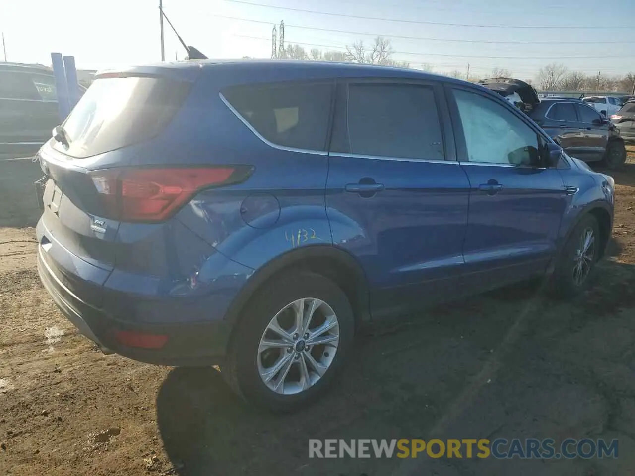 3 Фотография поврежденного автомобиля 1FMCU0GD7KUA16410 FORD ESCAPE 2019