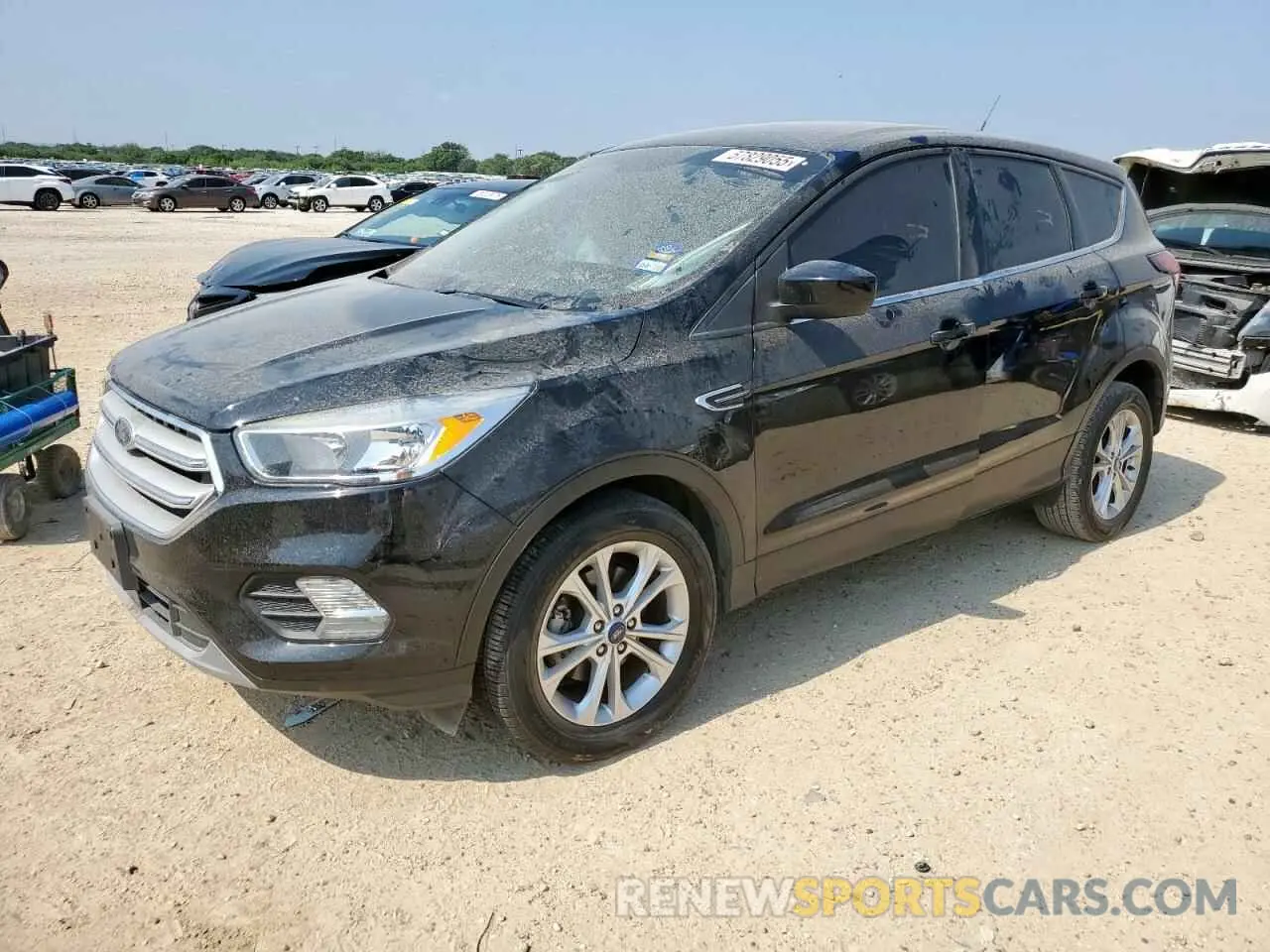 1 Photograph of a damaged car 1FMCU0GD7KUA31957 FORD ESCAPE 2019