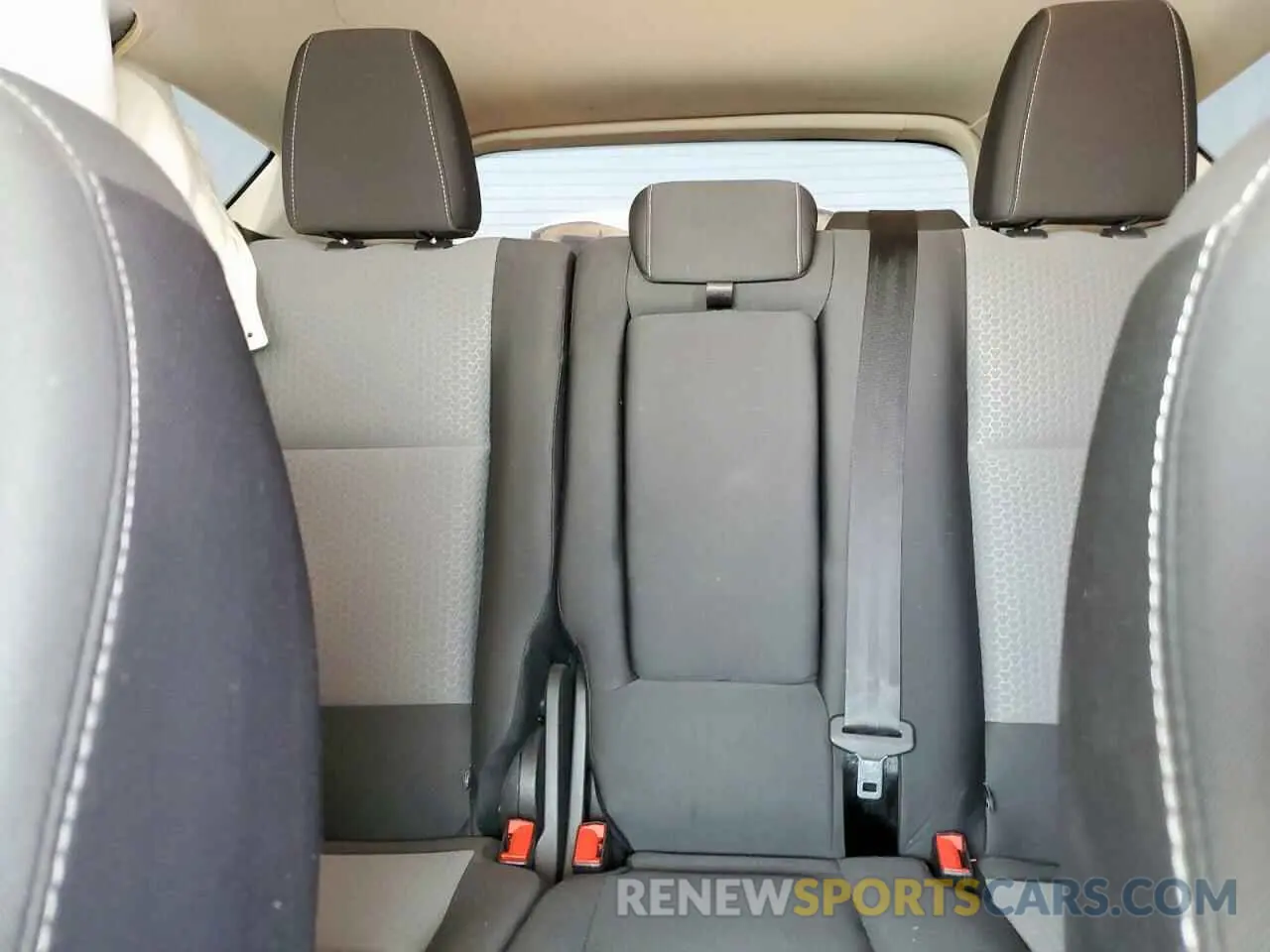 10 Photograph of a damaged car 1FMCU0GD7KUA31957 FORD ESCAPE 2019