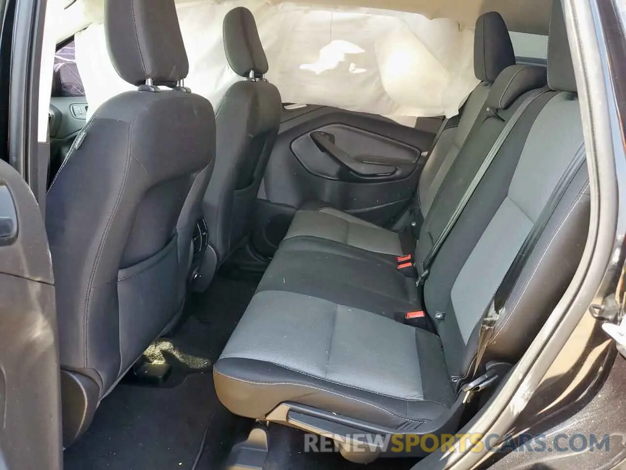 11 Photograph of a damaged car 1FMCU0GD7KUA31957 FORD ESCAPE 2019