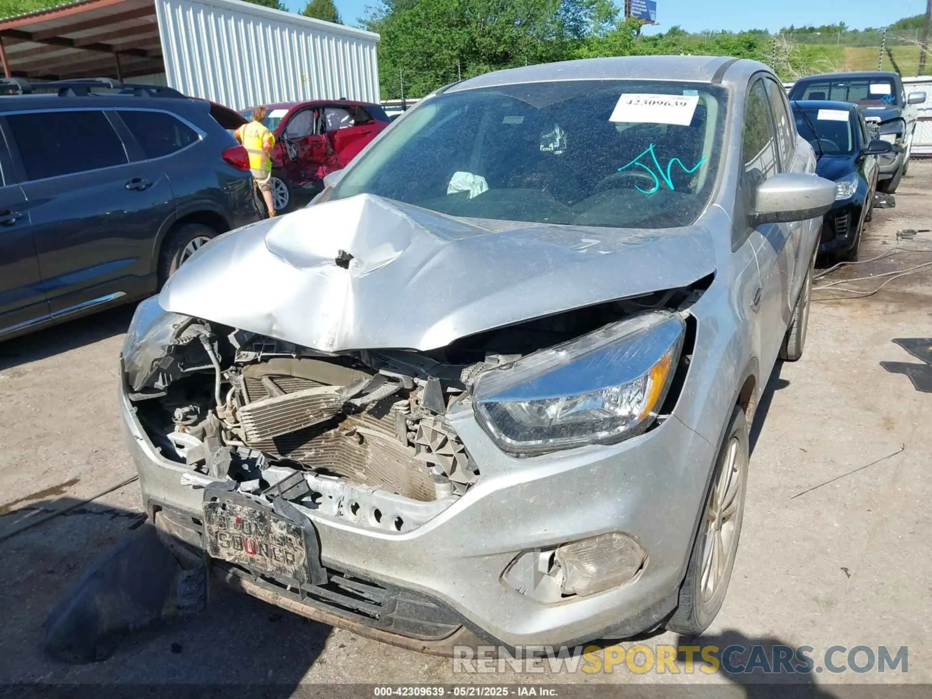 6 Photograph of a damaged car 1FMCU0GD7KUA41209 FORD ESCAPE 2019