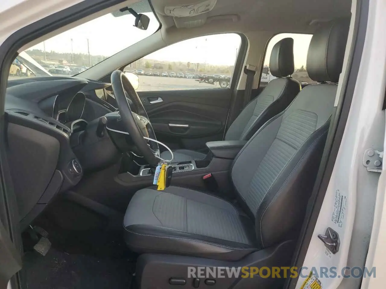 7 Photograph of a damaged car 1FMCU0GD7KUB08472 FORD ESCAPE 2019