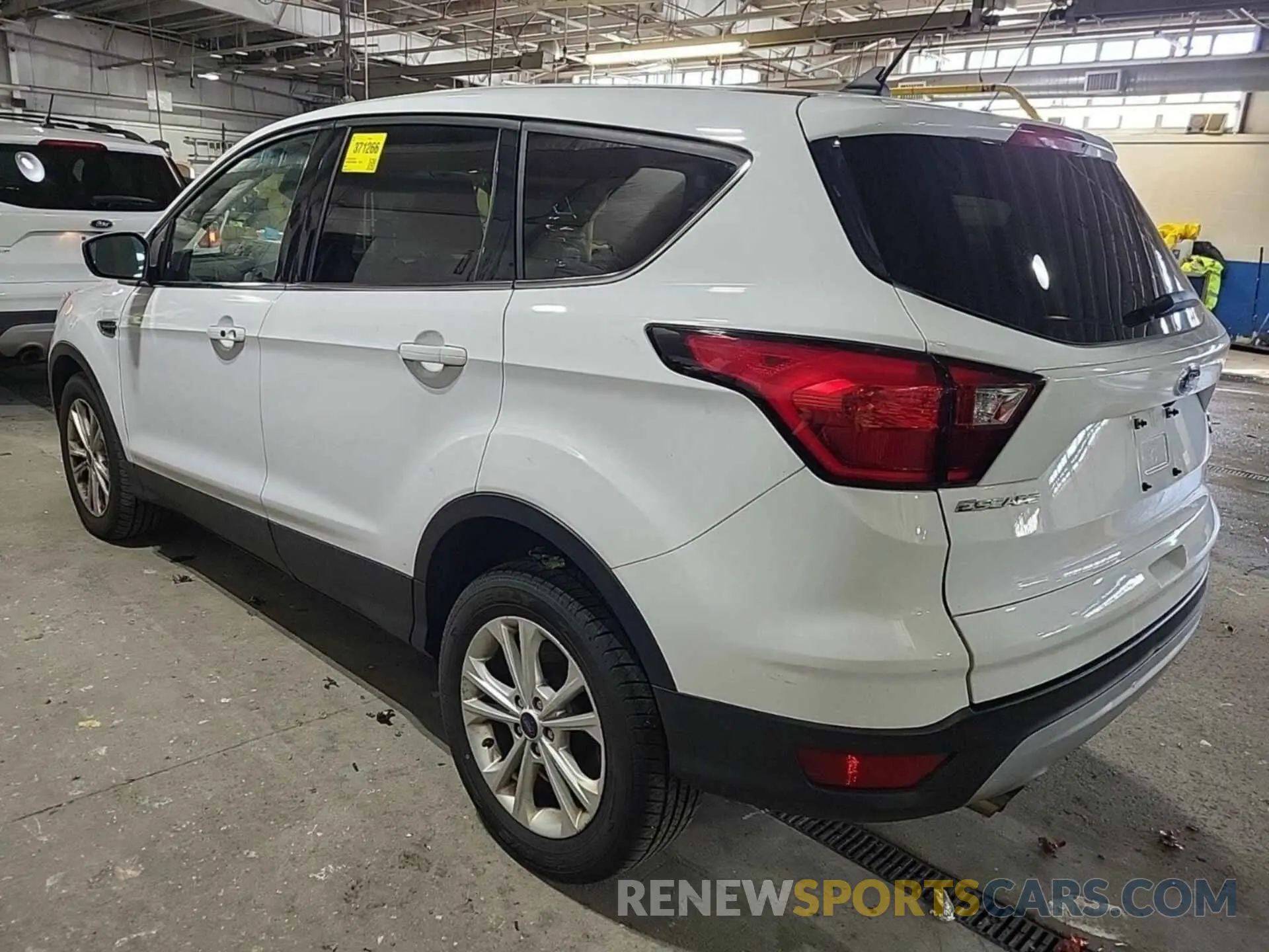 30 Photograph of a damaged car 1FMCU0GD7KUB30875 FORD ESCAPE 2019