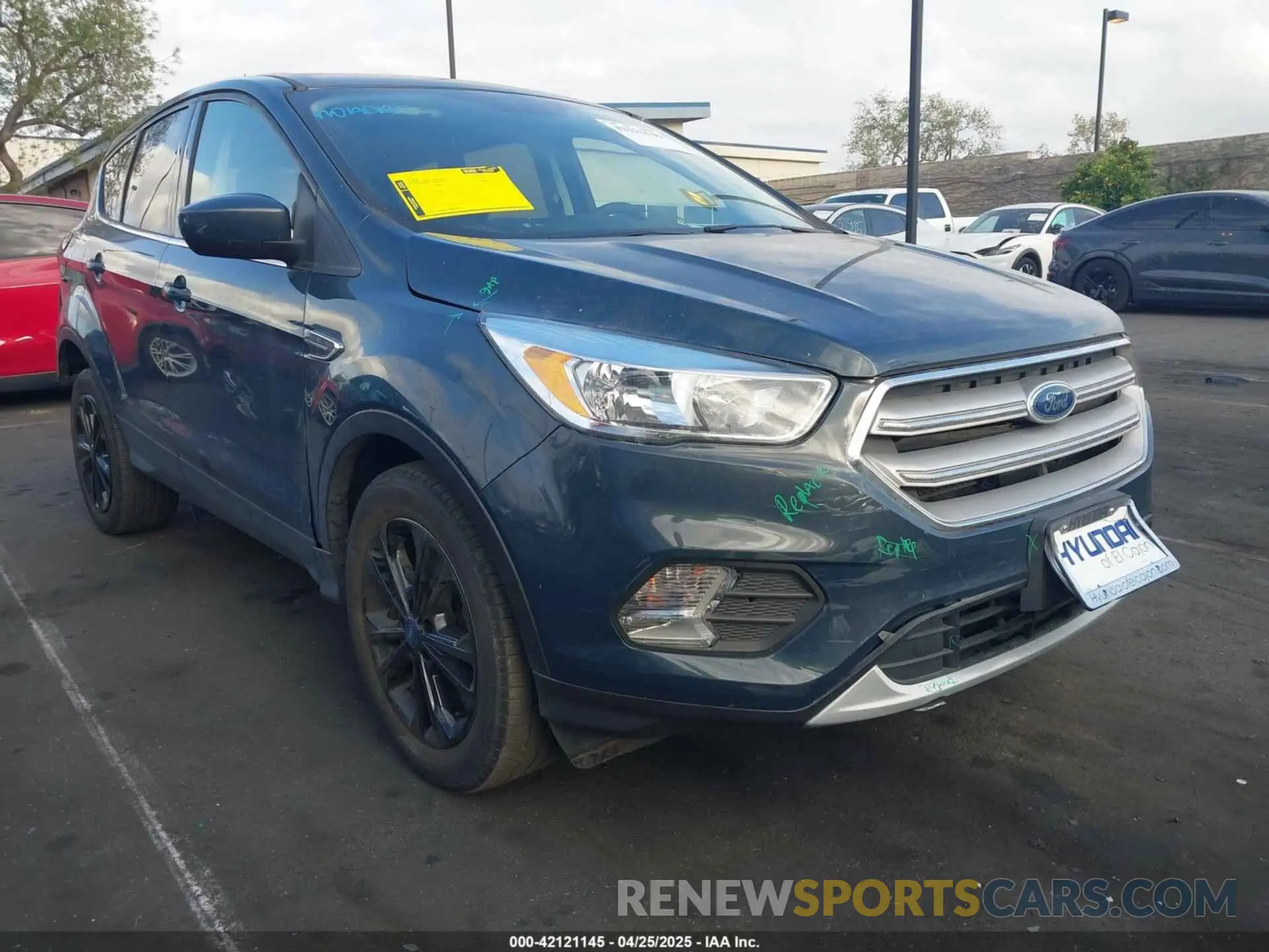 1 Photograph of a damaged car 1FMCU0GD7KUB32397 FORD ESCAPE 2019