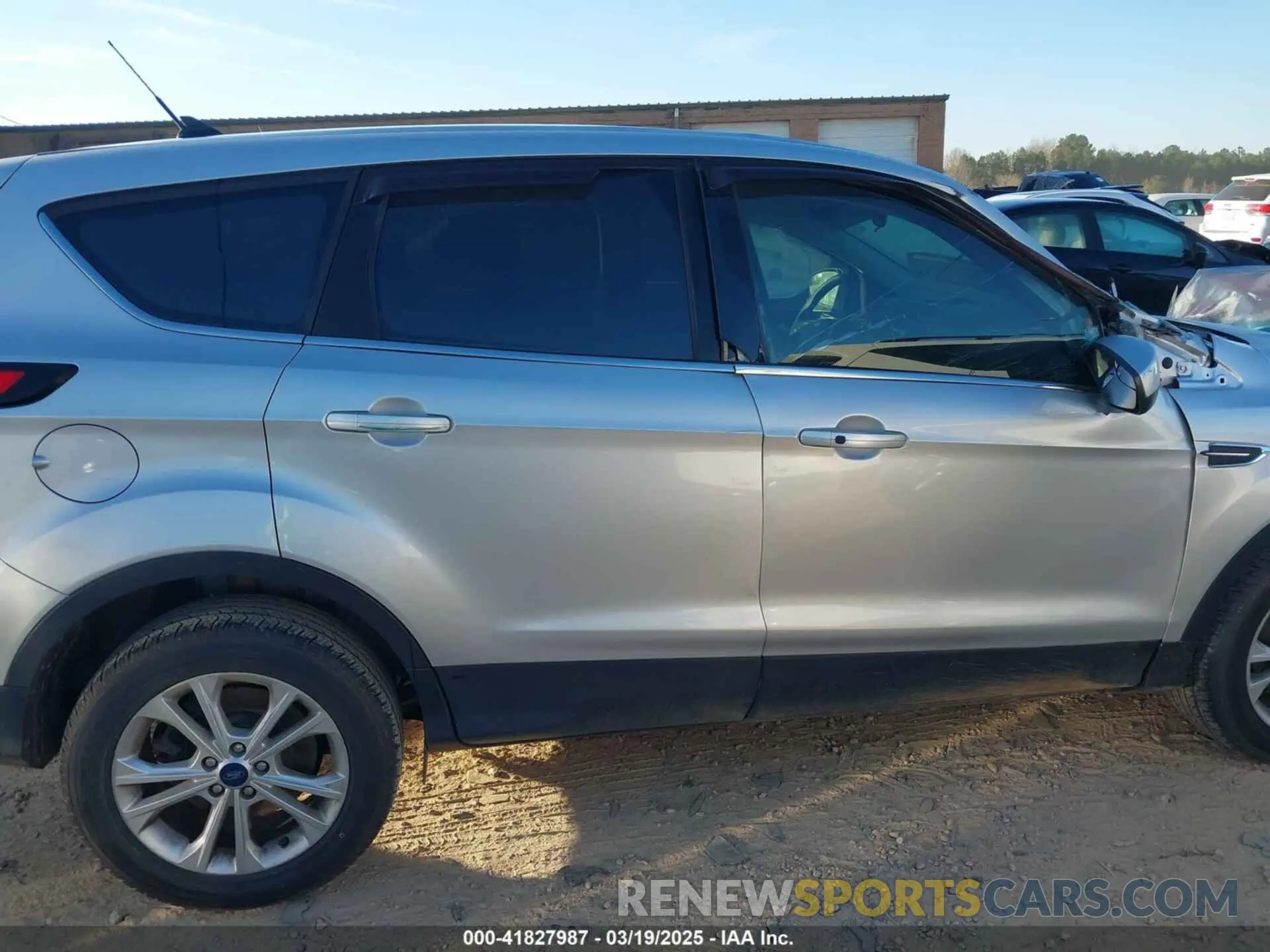 13 Фотография поврежденного автомобиля 1FMCU0GD7KUB45277 FORD ESCAPE 2019