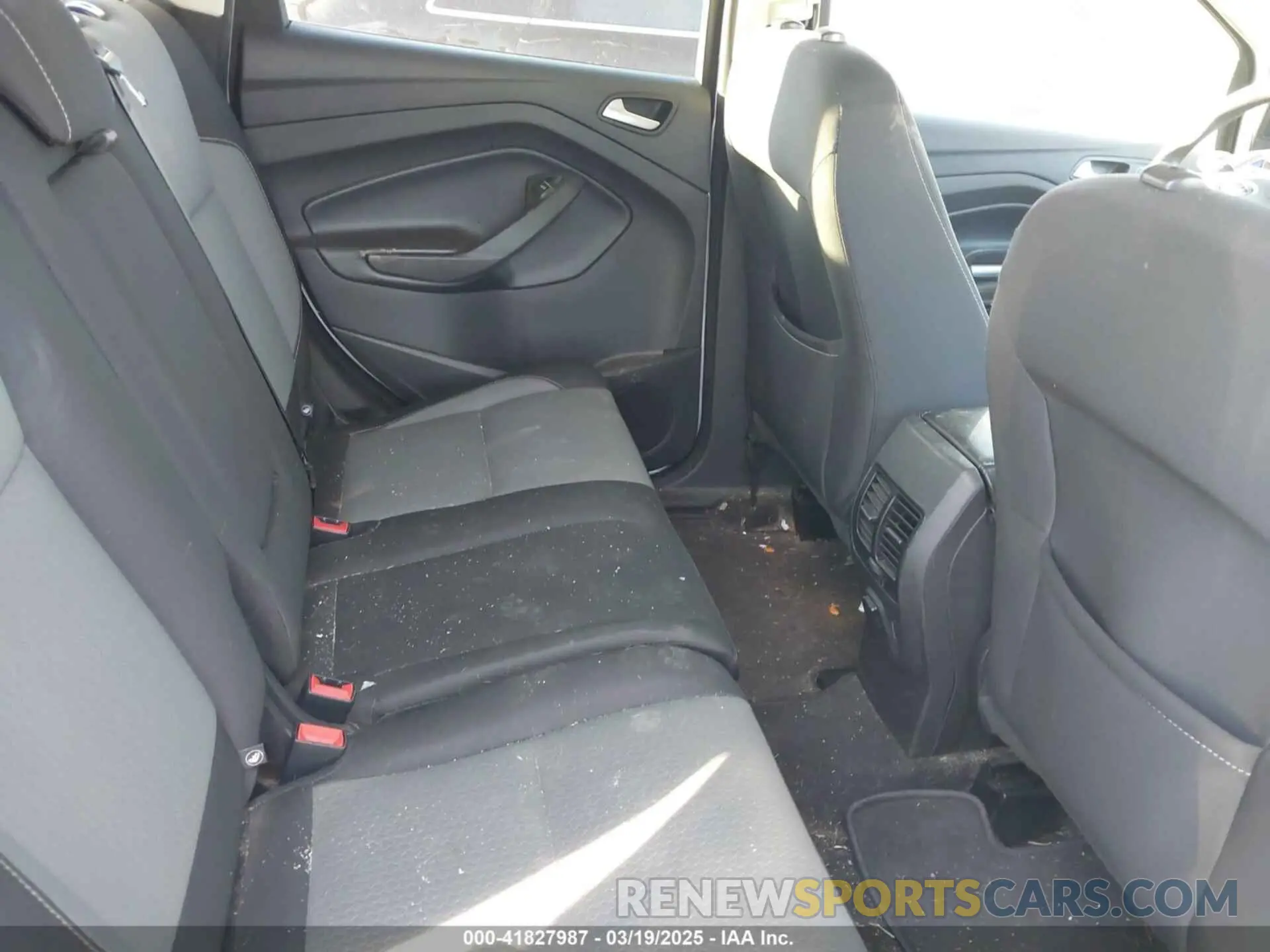8 Фотография поврежденного автомобиля 1FMCU0GD7KUB45277 FORD ESCAPE 2019