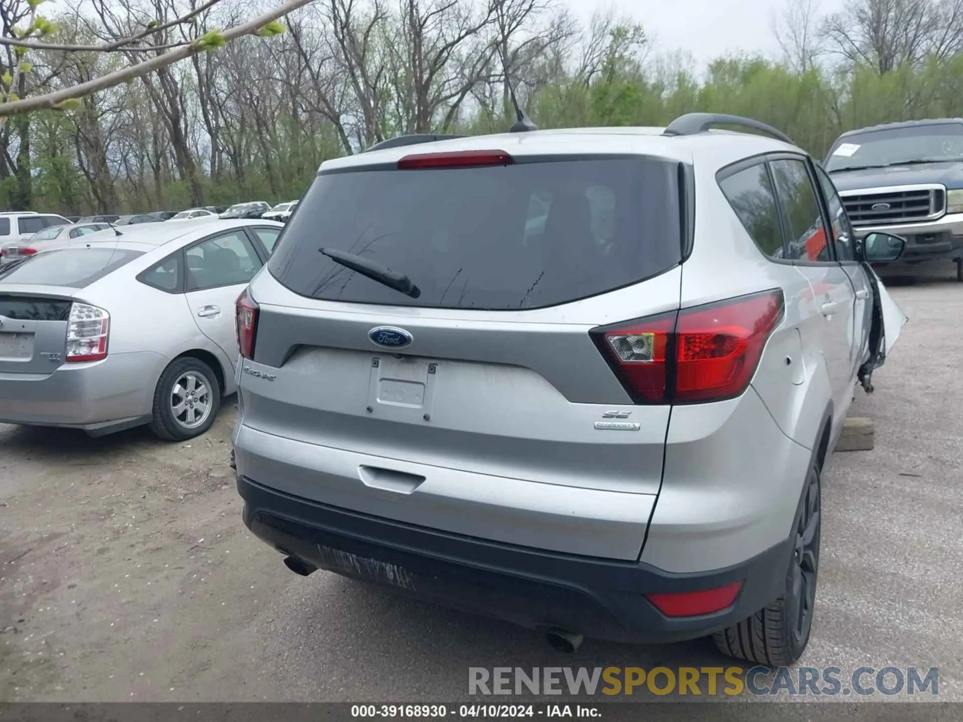 17 Фотография поврежденного автомобиля 1FMCU0GD7KUC33763 FORD ESCAPE 2019