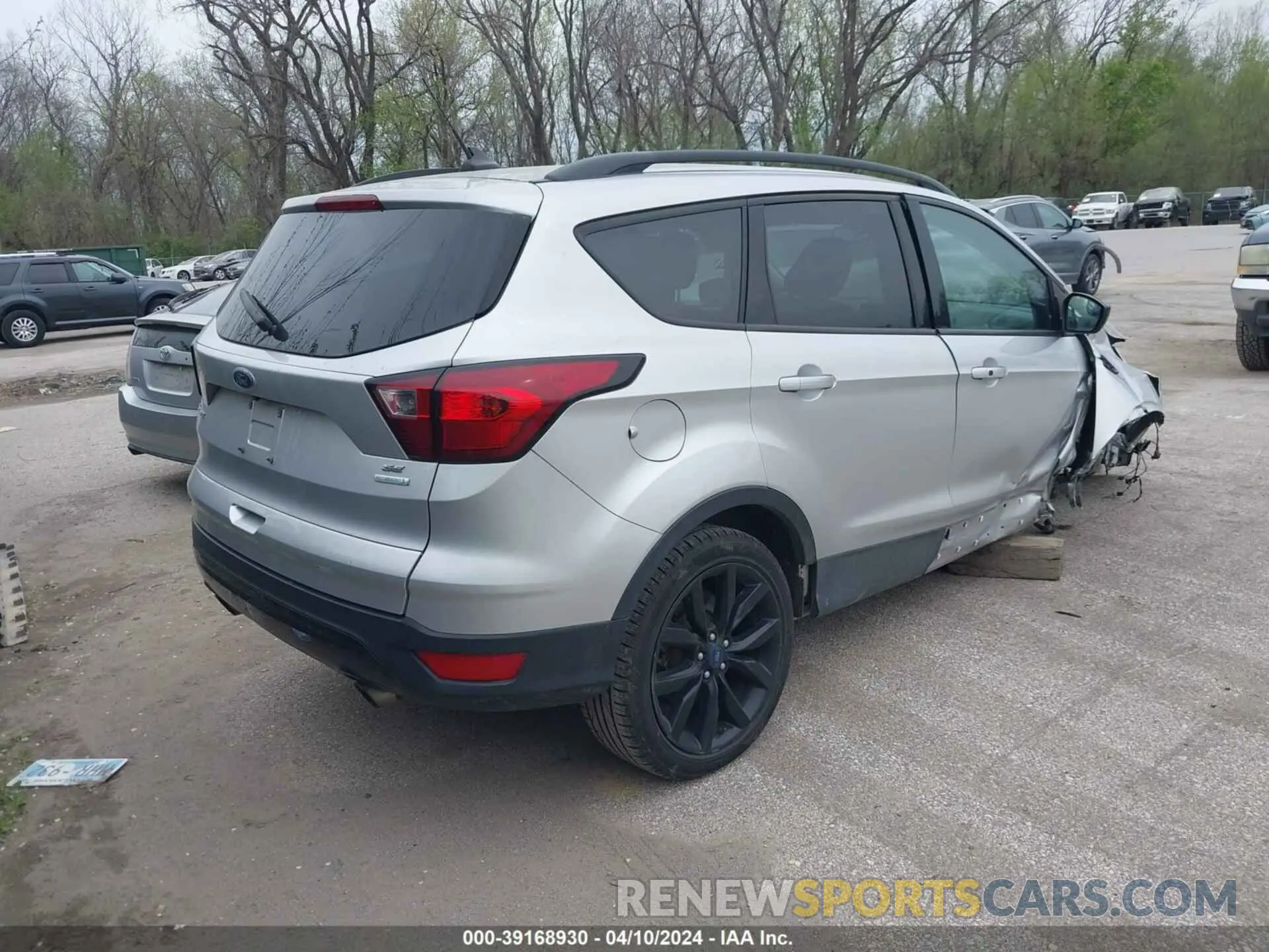 4 Фотография поврежденного автомобиля 1FMCU0GD7KUC33763 FORD ESCAPE 2019