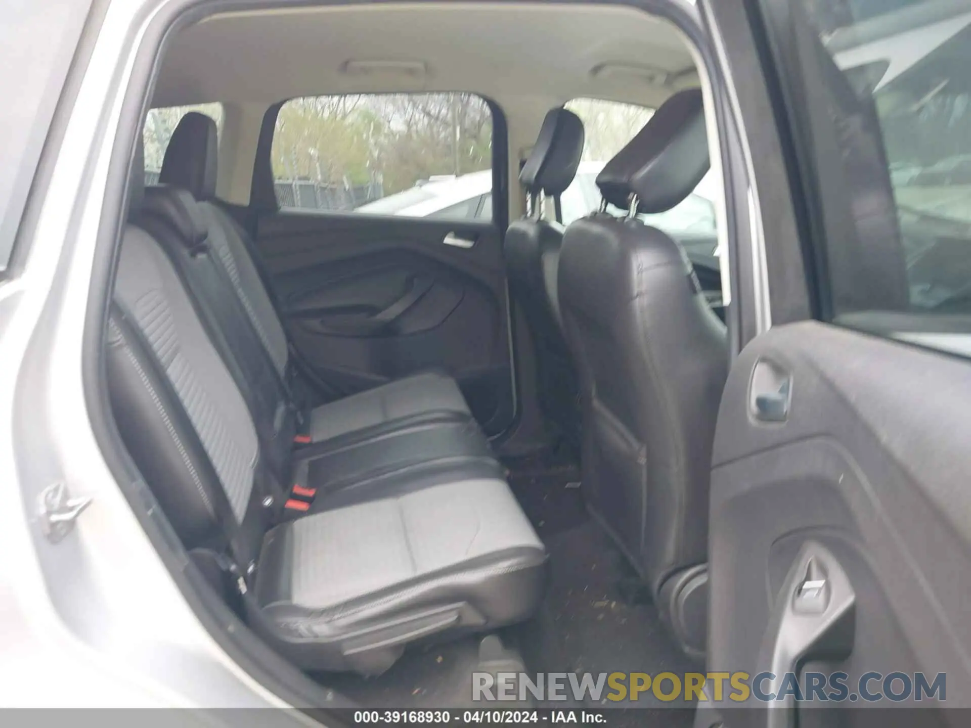 8 Фотография поврежденного автомобиля 1FMCU0GD7KUC33763 FORD ESCAPE 2019