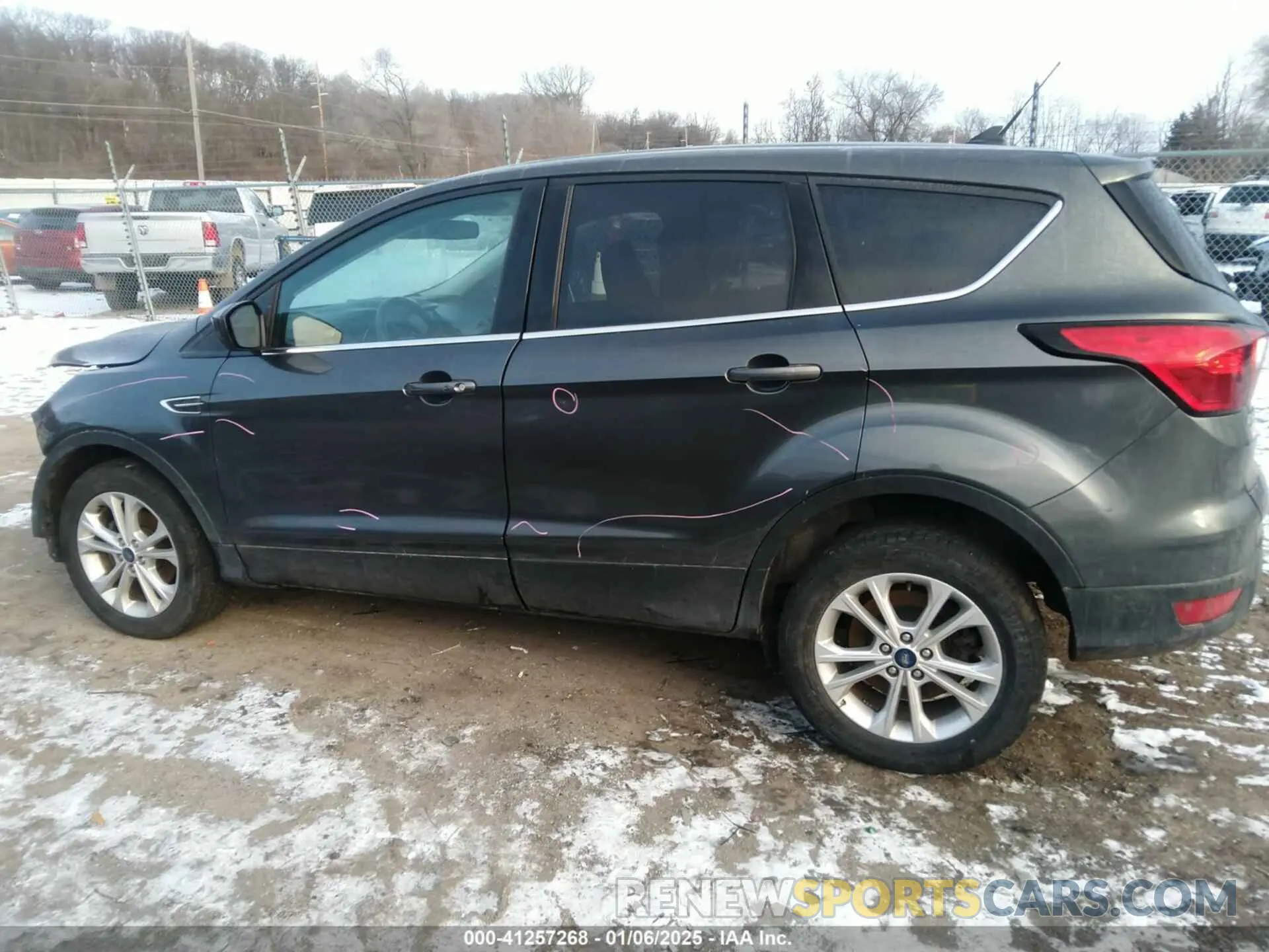 14 Photograph of a damaged car 1FMCU0GD7KUC35531 FORD ESCAPE 2019