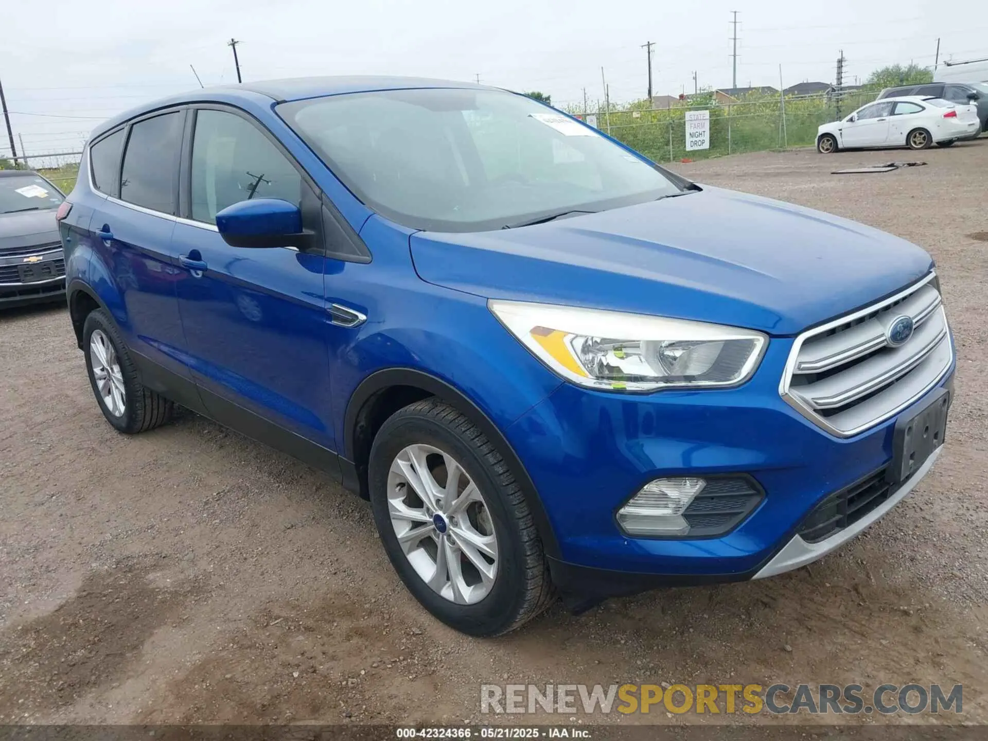 1 Photograph of a damaged car 1FMCU0GD8KUA17808 FORD ESCAPE 2019