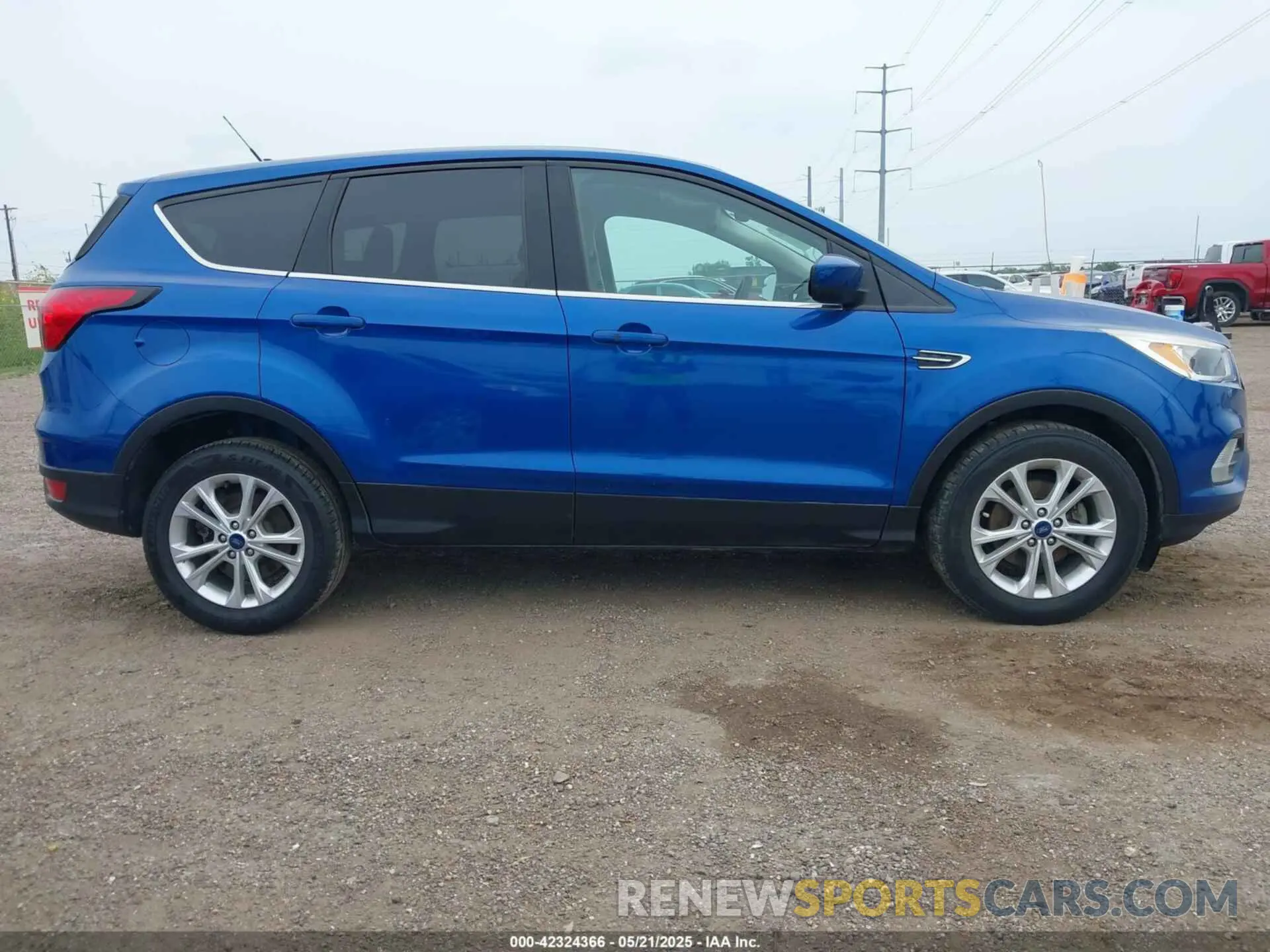 13 Photograph of a damaged car 1FMCU0GD8KUA17808 FORD ESCAPE 2019