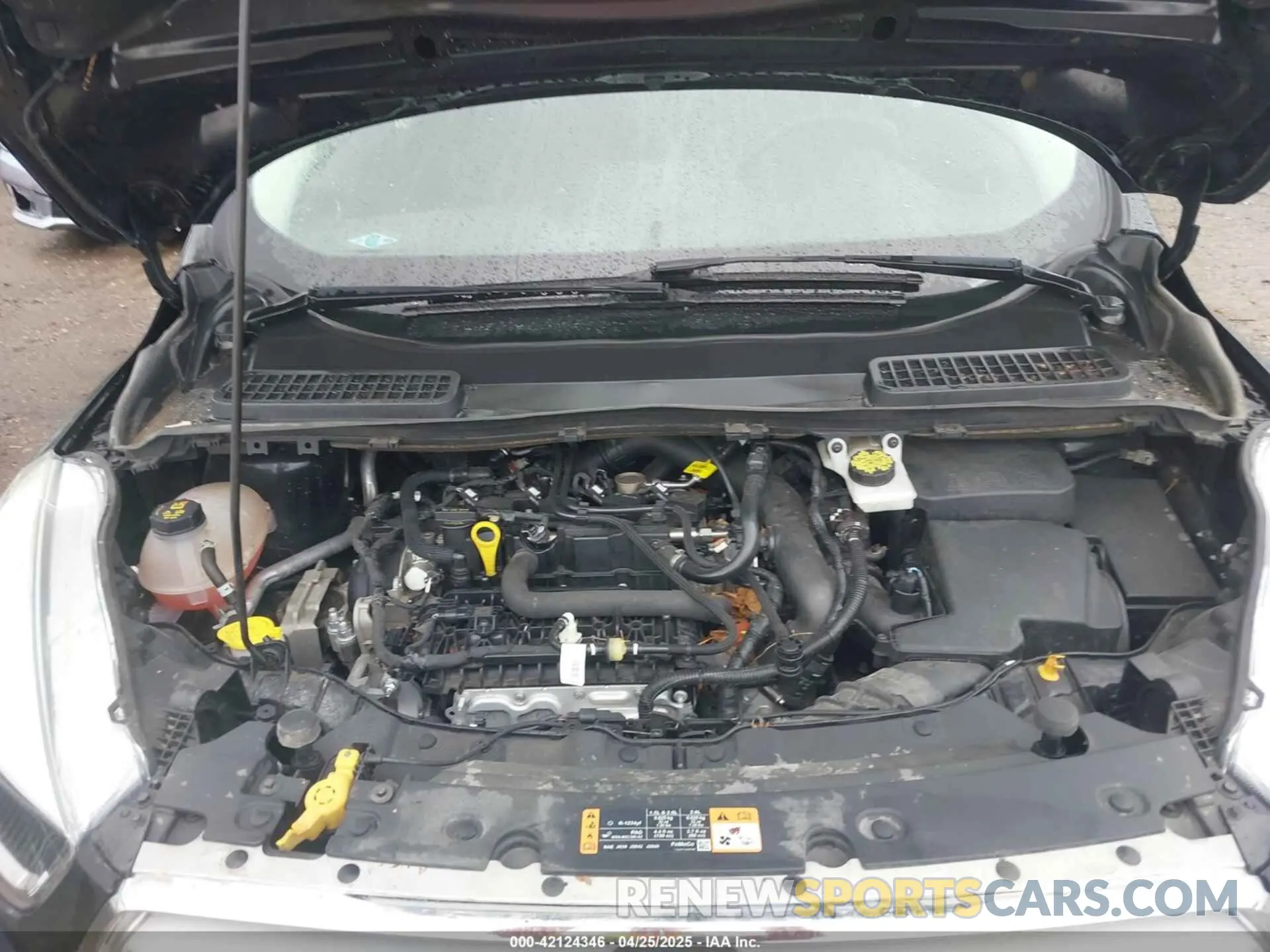 10 Photograph of a damaged car 1FMCU0GD8KUA39792 FORD ESCAPE 2019