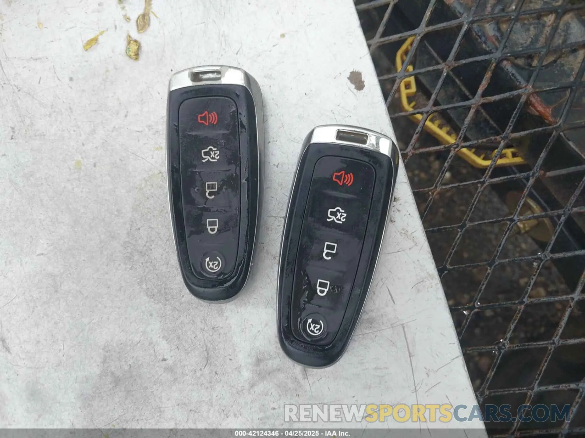 11 Photograph of a damaged car 1FMCU0GD8KUA39792 FORD ESCAPE 2019