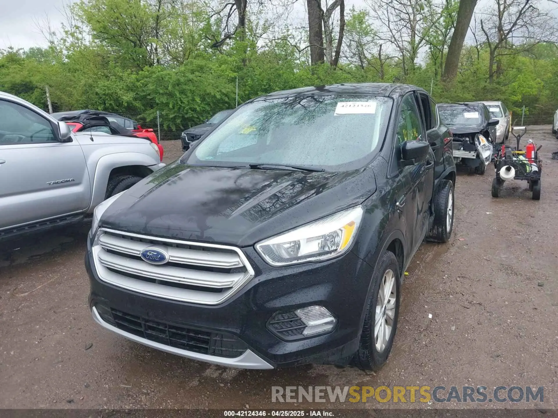 2 Photograph of a damaged car 1FMCU0GD8KUA39792 FORD ESCAPE 2019