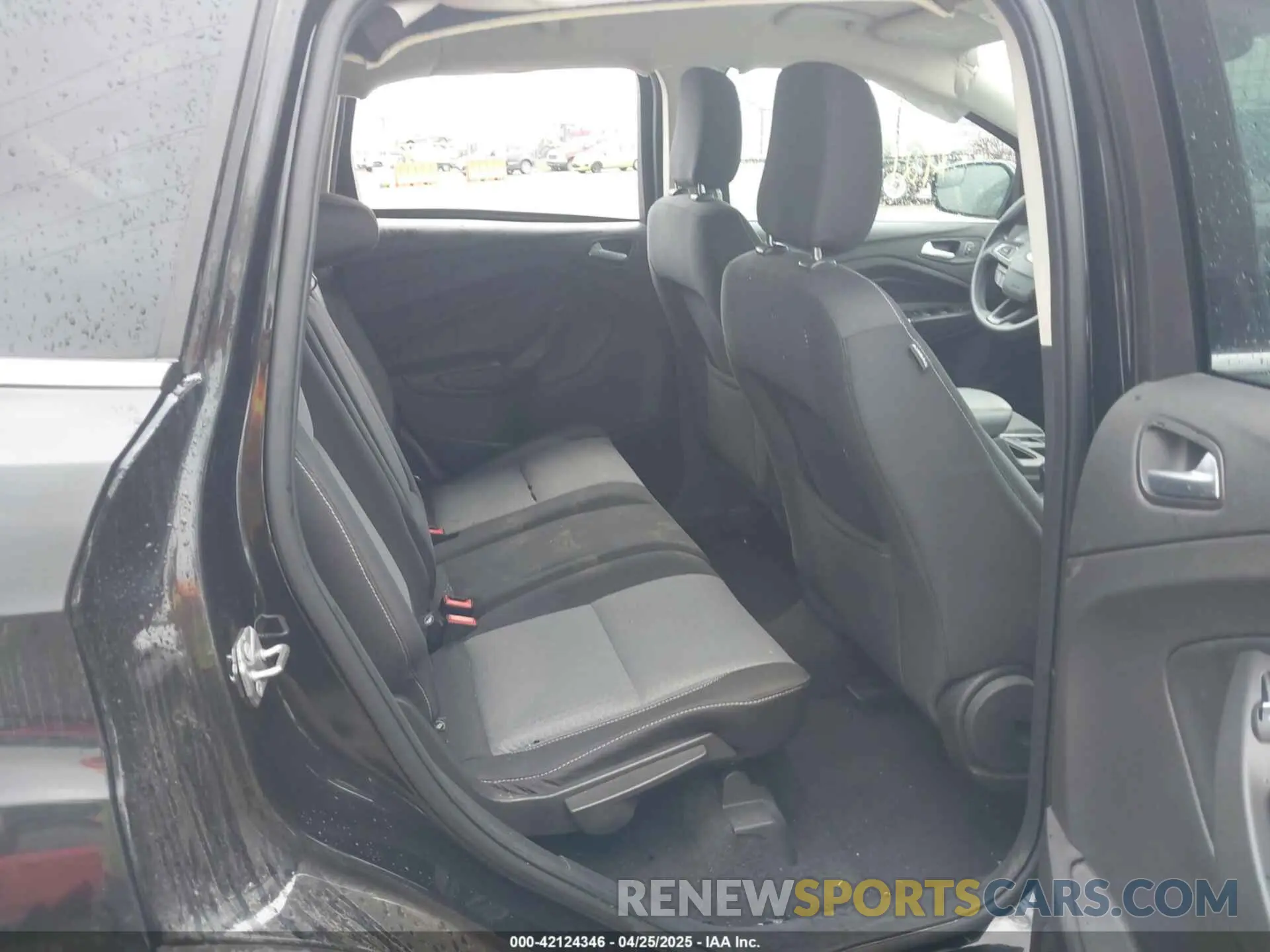 8 Photograph of a damaged car 1FMCU0GD8KUA39792 FORD ESCAPE 2019