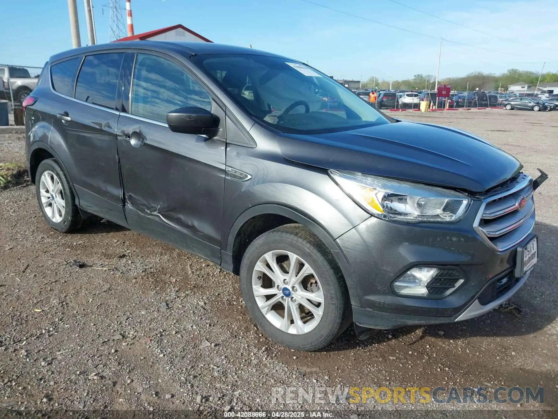 1 Фотография поврежденного автомобиля 1FMCU0GD8KUA51456 FORD ESCAPE 2019