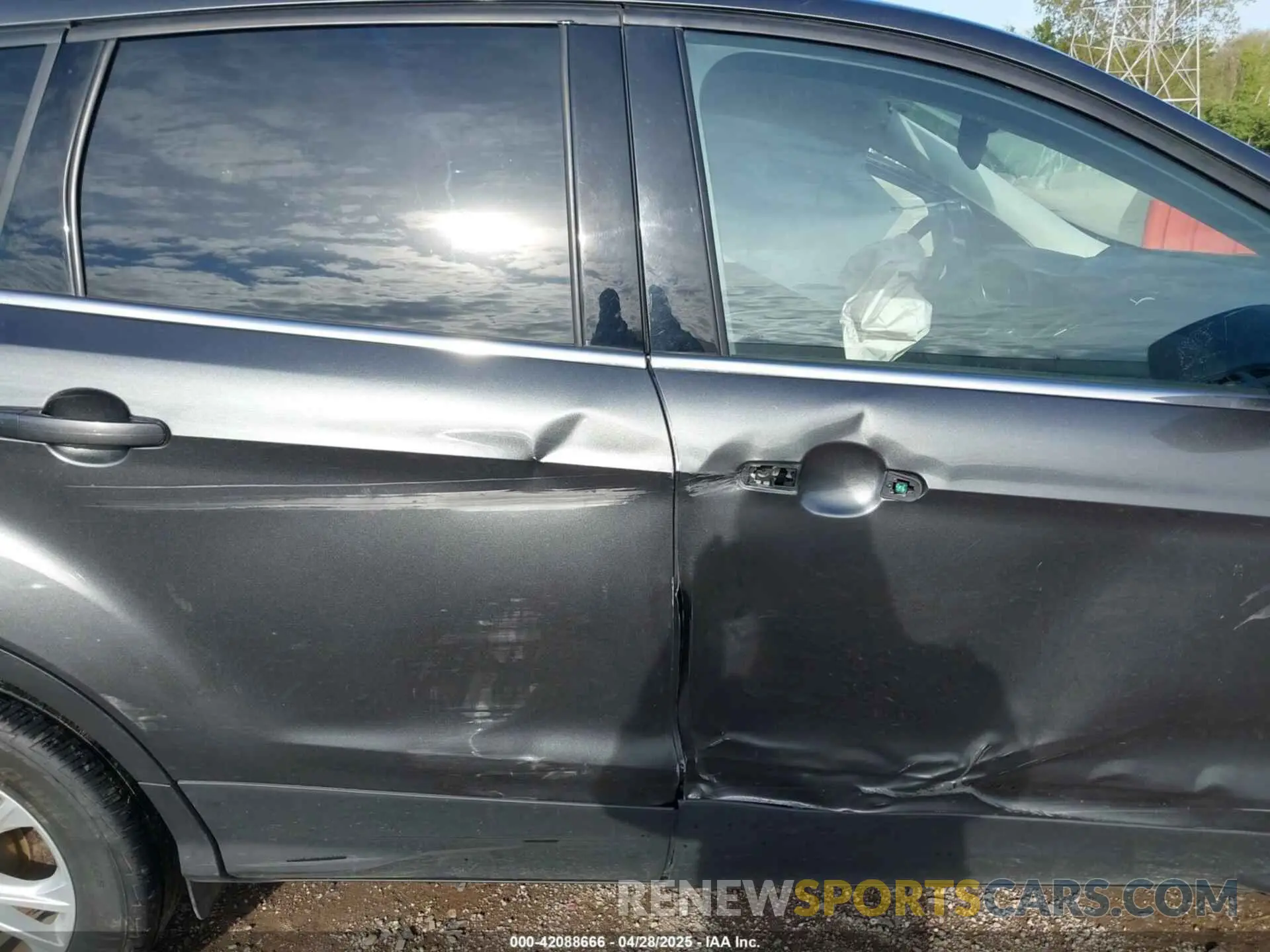 12 Фотография поврежденного автомобиля 1FMCU0GD8KUA51456 FORD ESCAPE 2019
