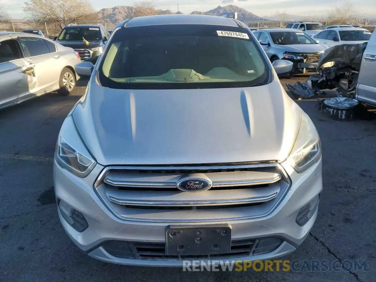 5 Фотография поврежденного автомобиля 1FMCU0GD8KUB06892 FORD ESCAPE 2019