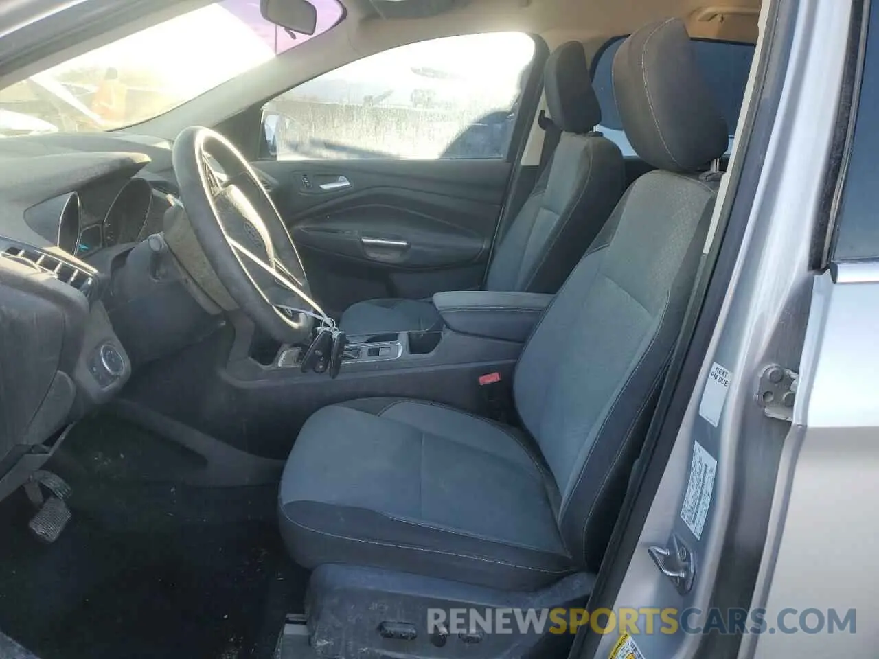 7 Фотография поврежденного автомобиля 1FMCU0GD8KUB06892 FORD ESCAPE 2019
