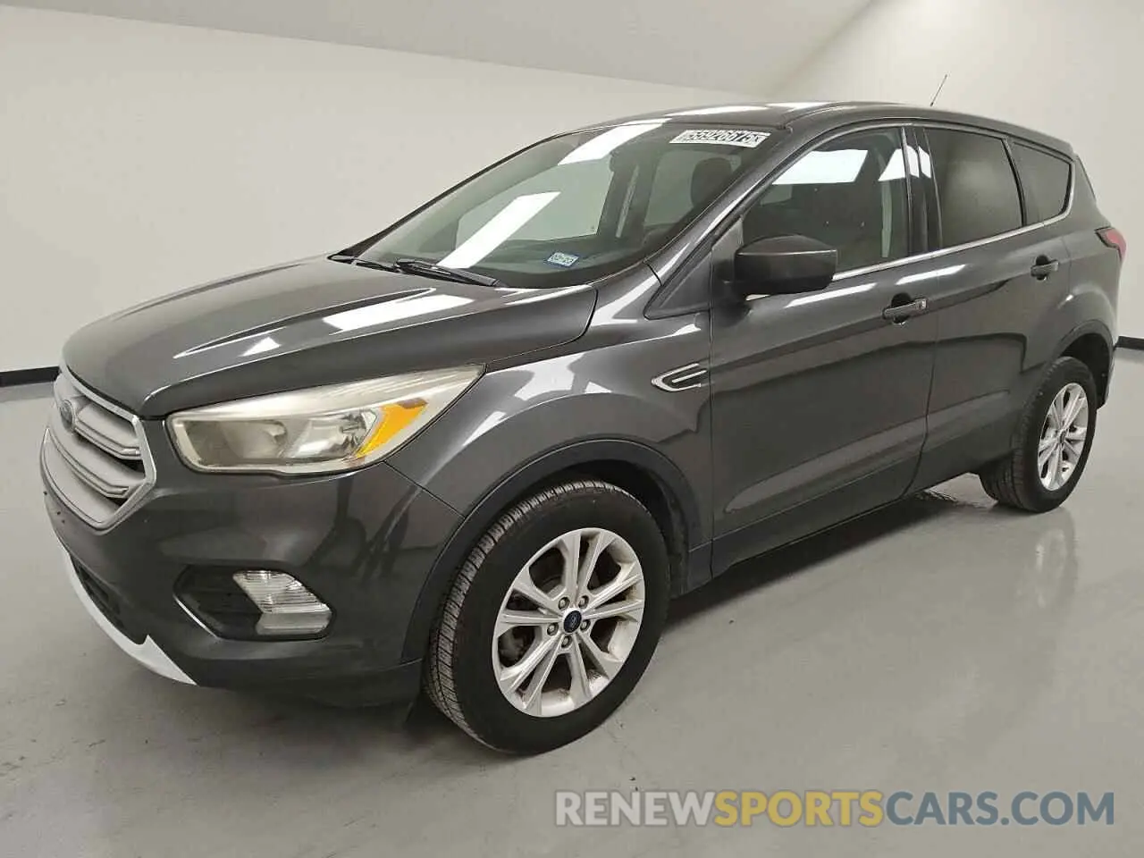 1 Photograph of a damaged car 1FMCU0GD8KUB64422 FORD ESCAPE 2019
