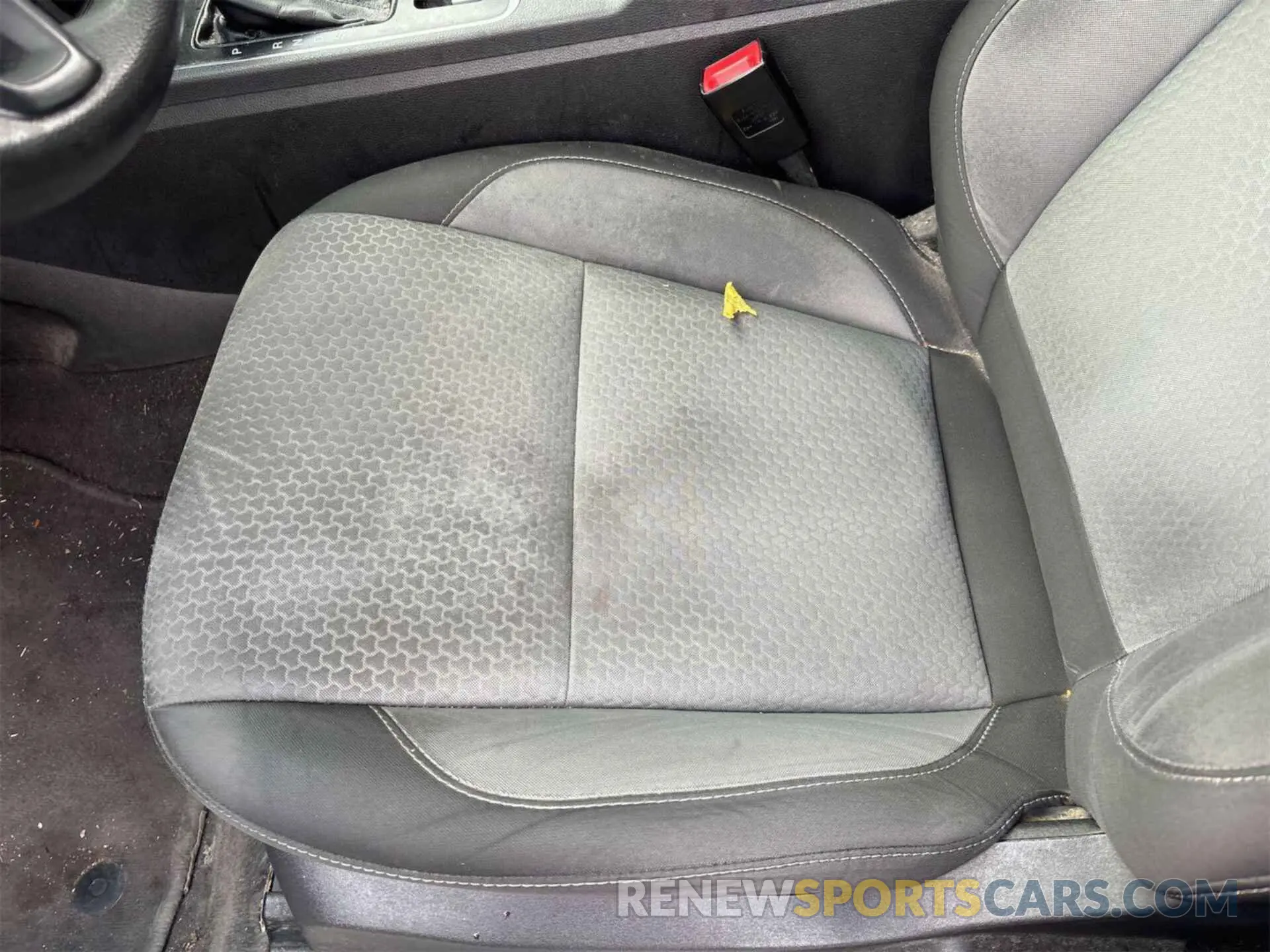 17 Photograph of a damaged car 1FMCU0GD8KUB65862 FORD ESCAPE 2019